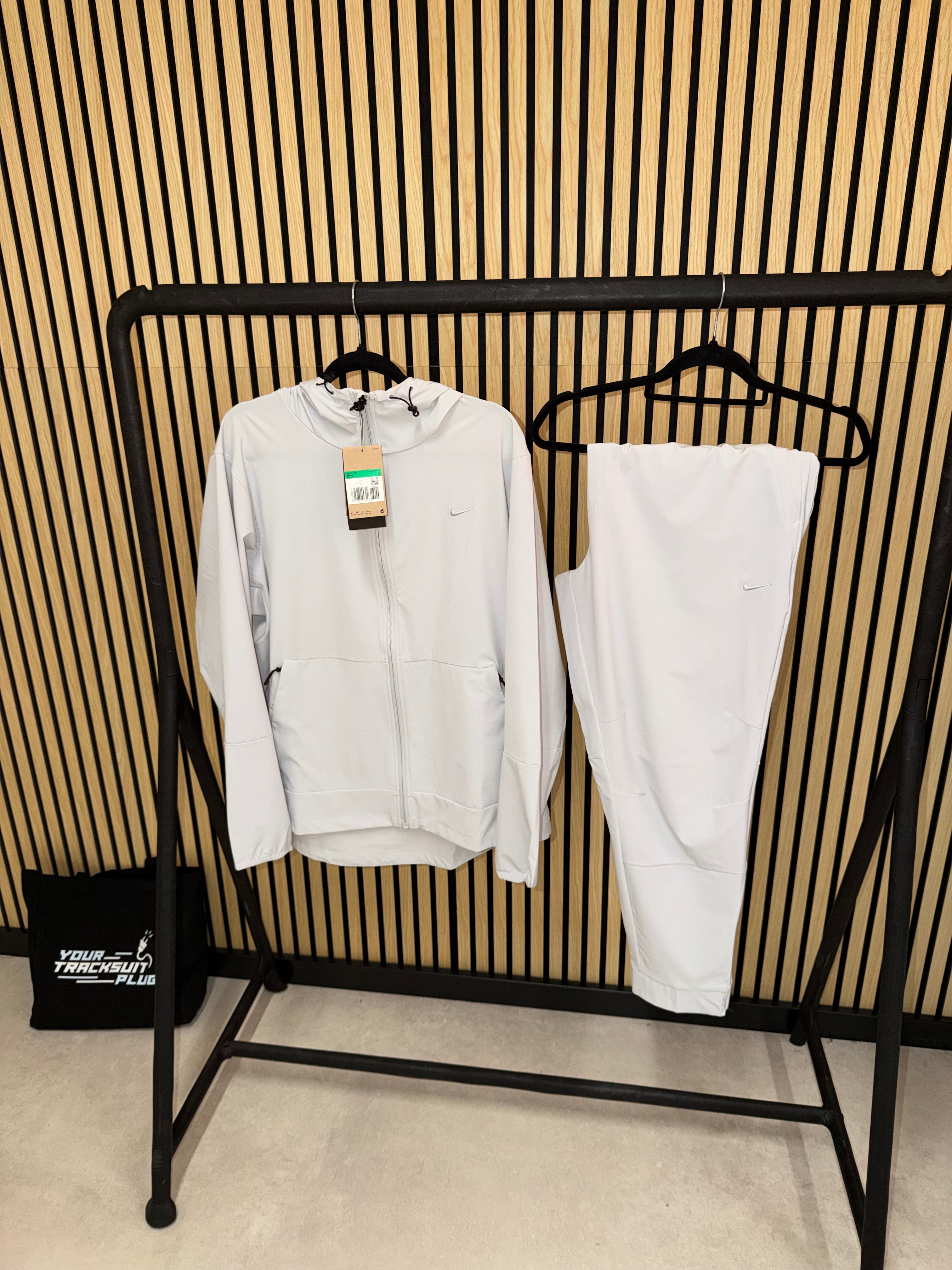 NIKE TRACKSUIT GREY & WHITE // THE LATEST
