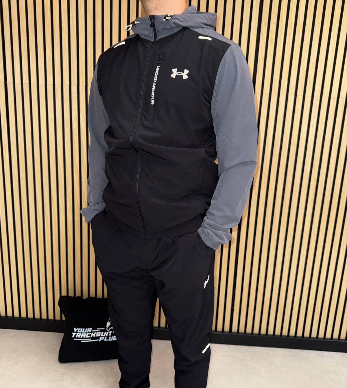 UNDER ARMOUR BLACK & GREY TRACKSUIT