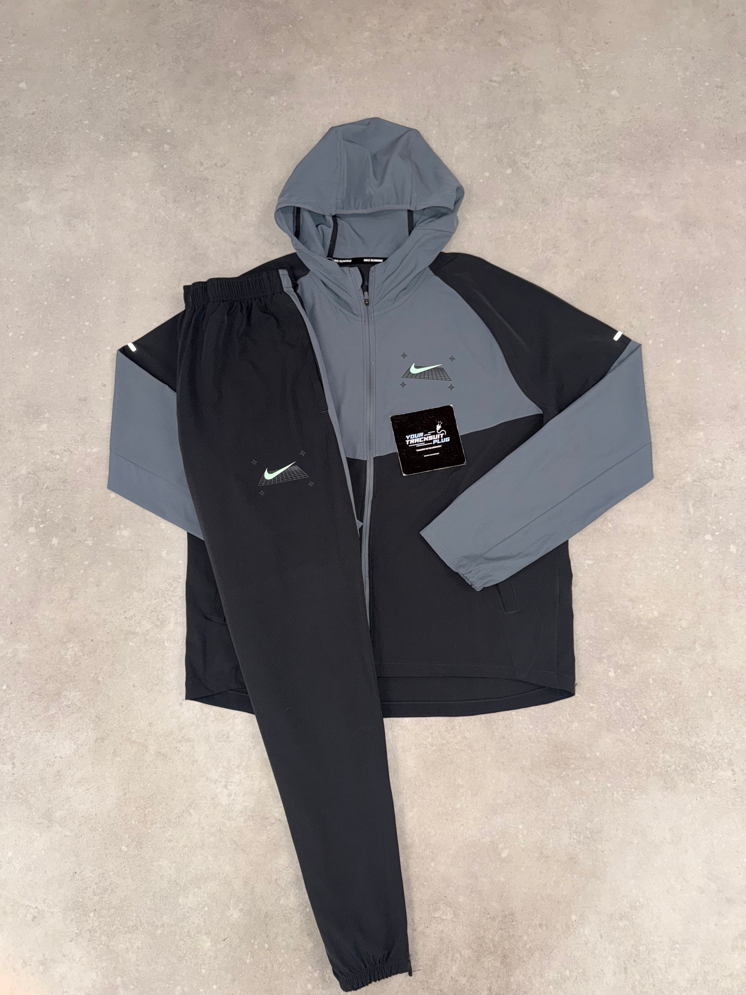 NIKE TRACKSUIT // LIMITED EDITION
