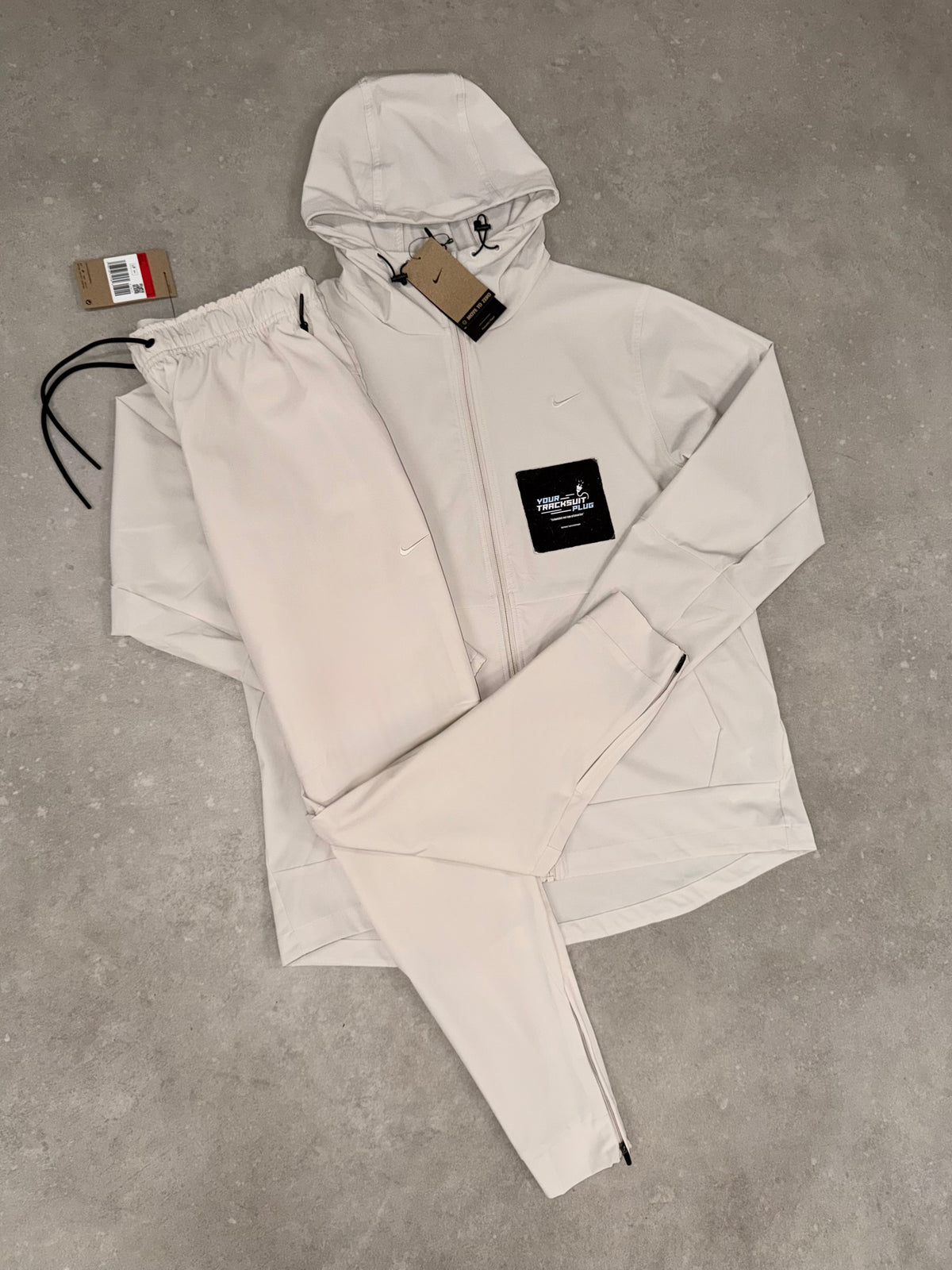 NIKE TRACKSUIT CRÈME // THE LATEST