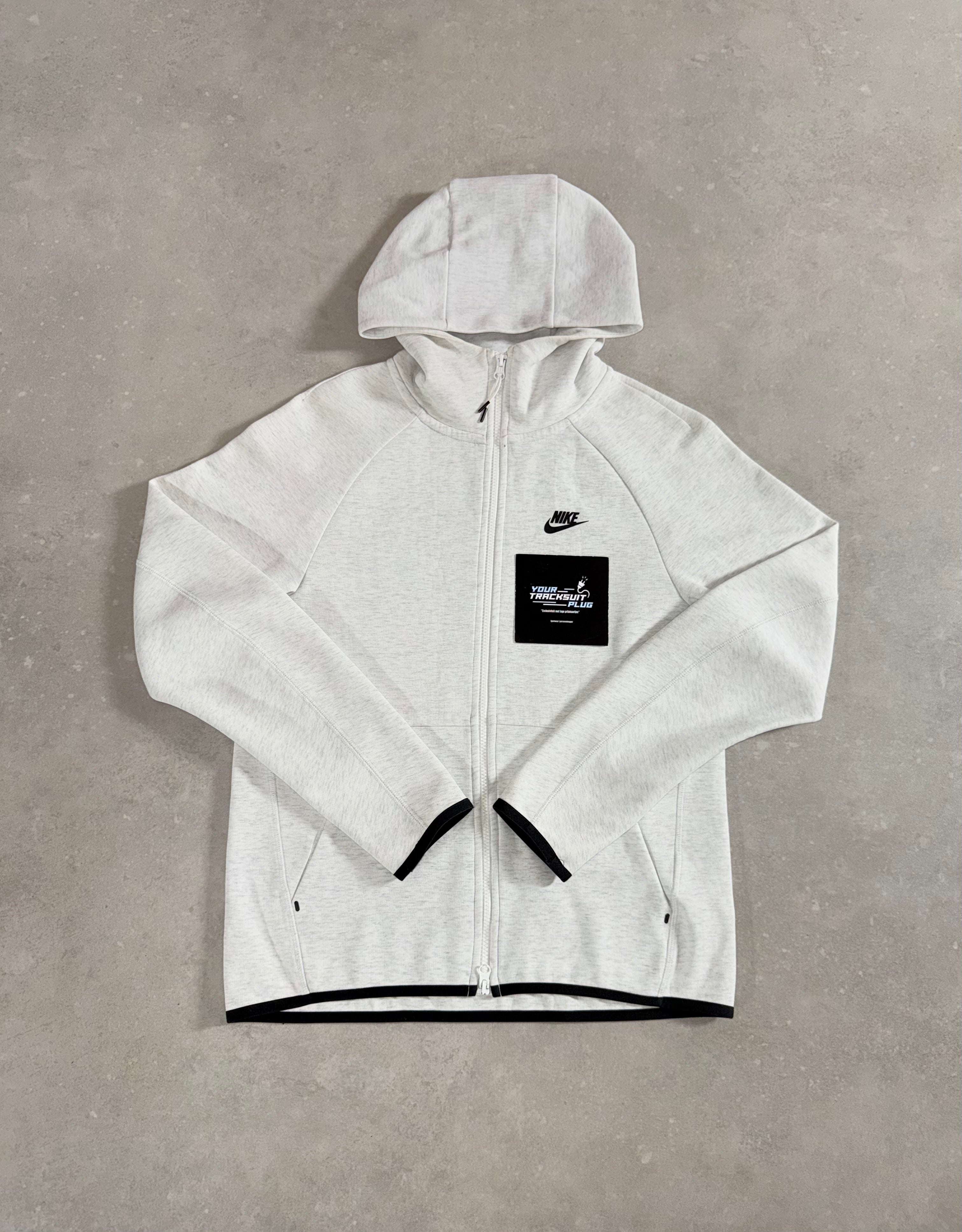 NIKE TECH FLEECE OLD SEASON WHITE // VERY EXCLUSIVE