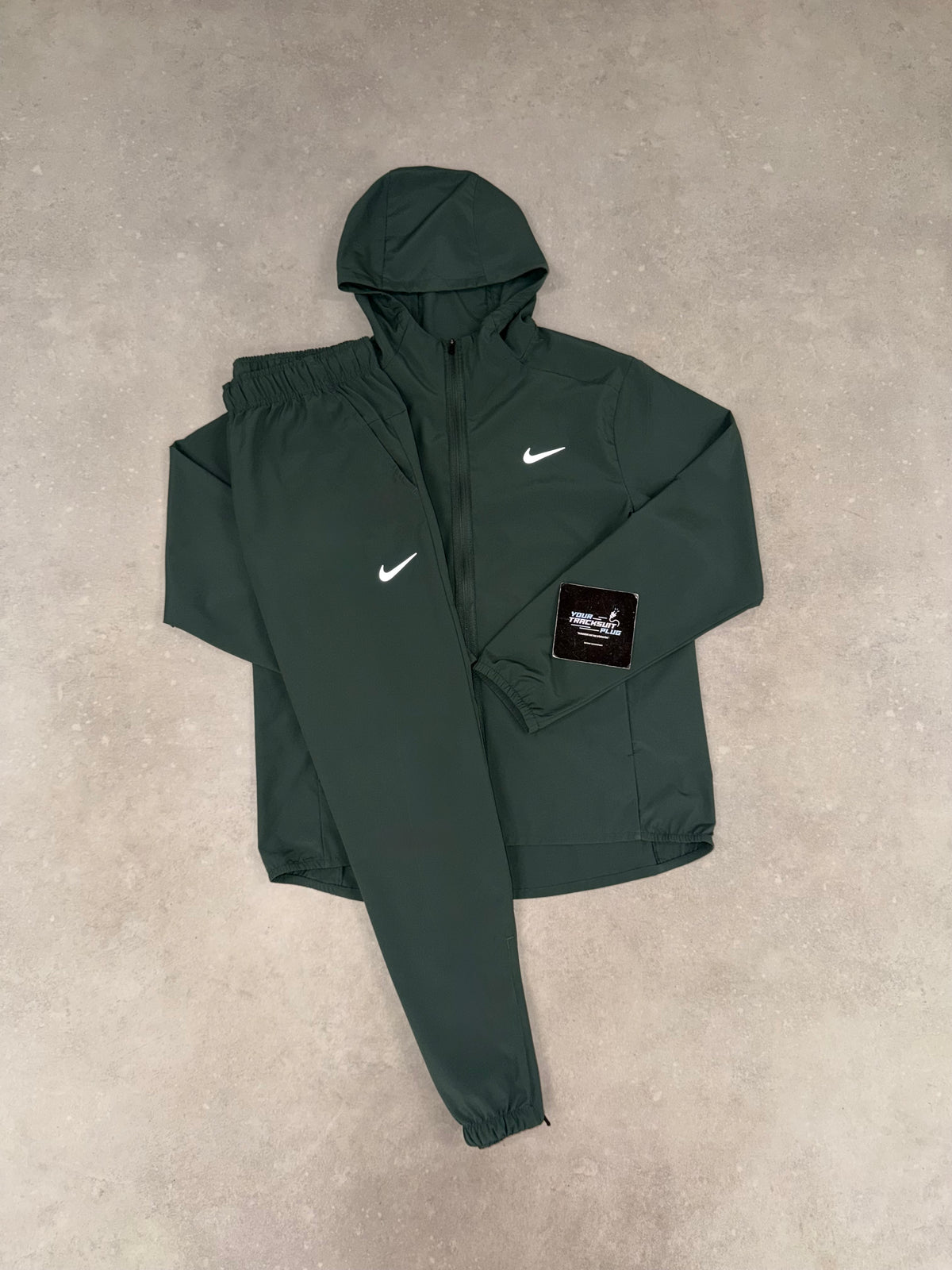 NIKE TRACKSUIT GREEN // THE LATEST