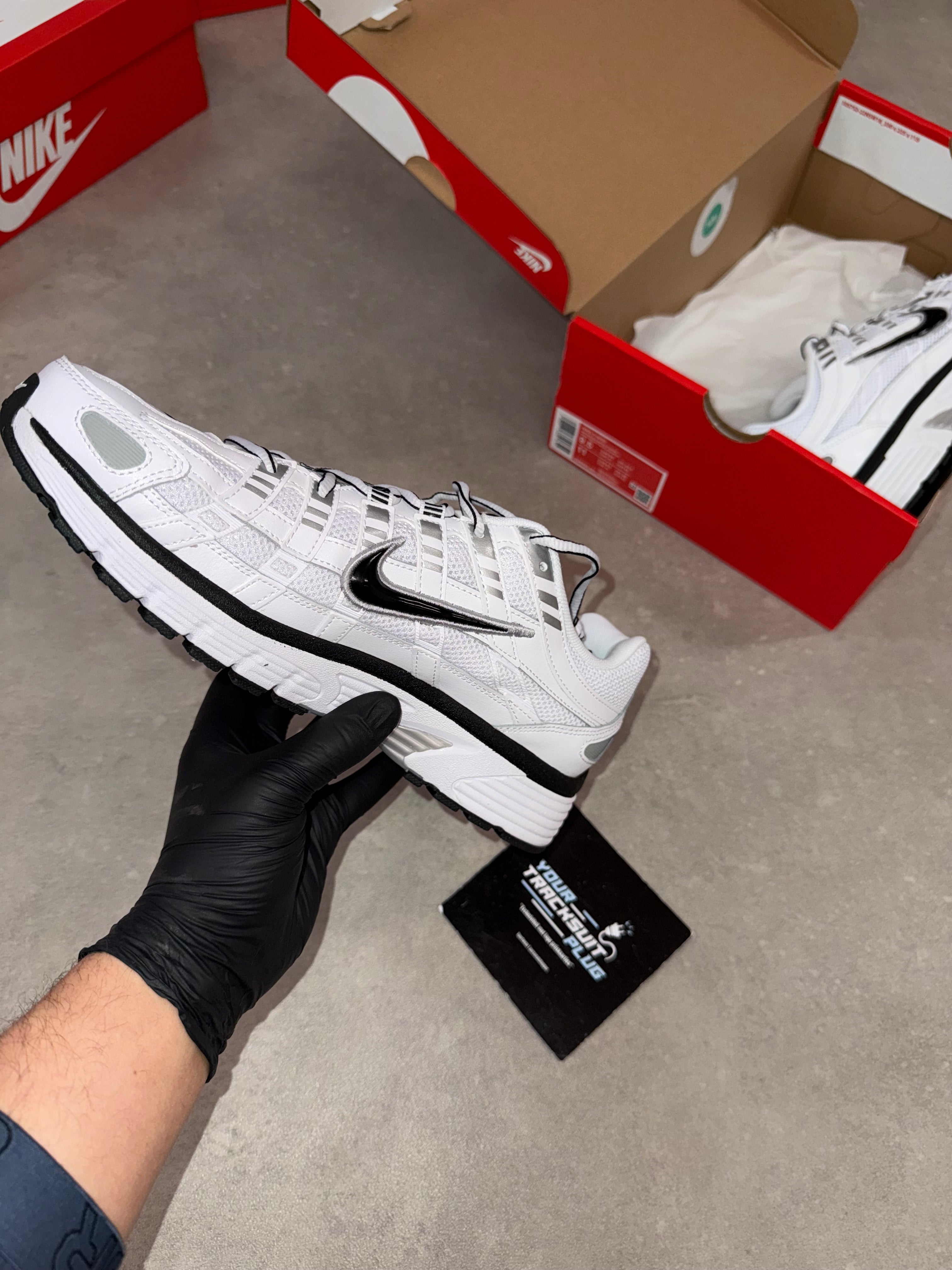 NIKE P6000 // BLACK & WHITE