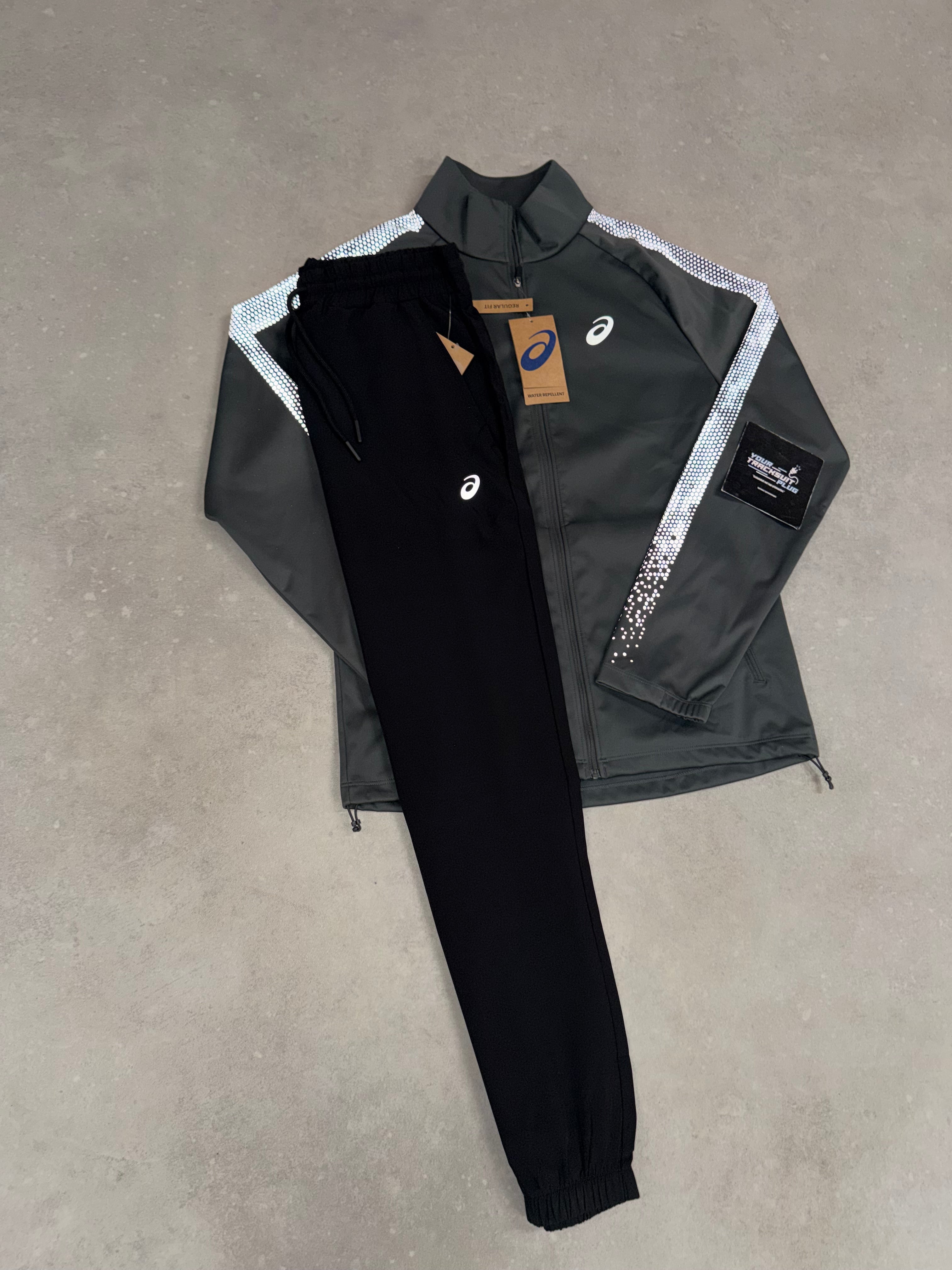 ASICS TRACKSUIT SOFT-SHELL // VERY EXCLUSIVE