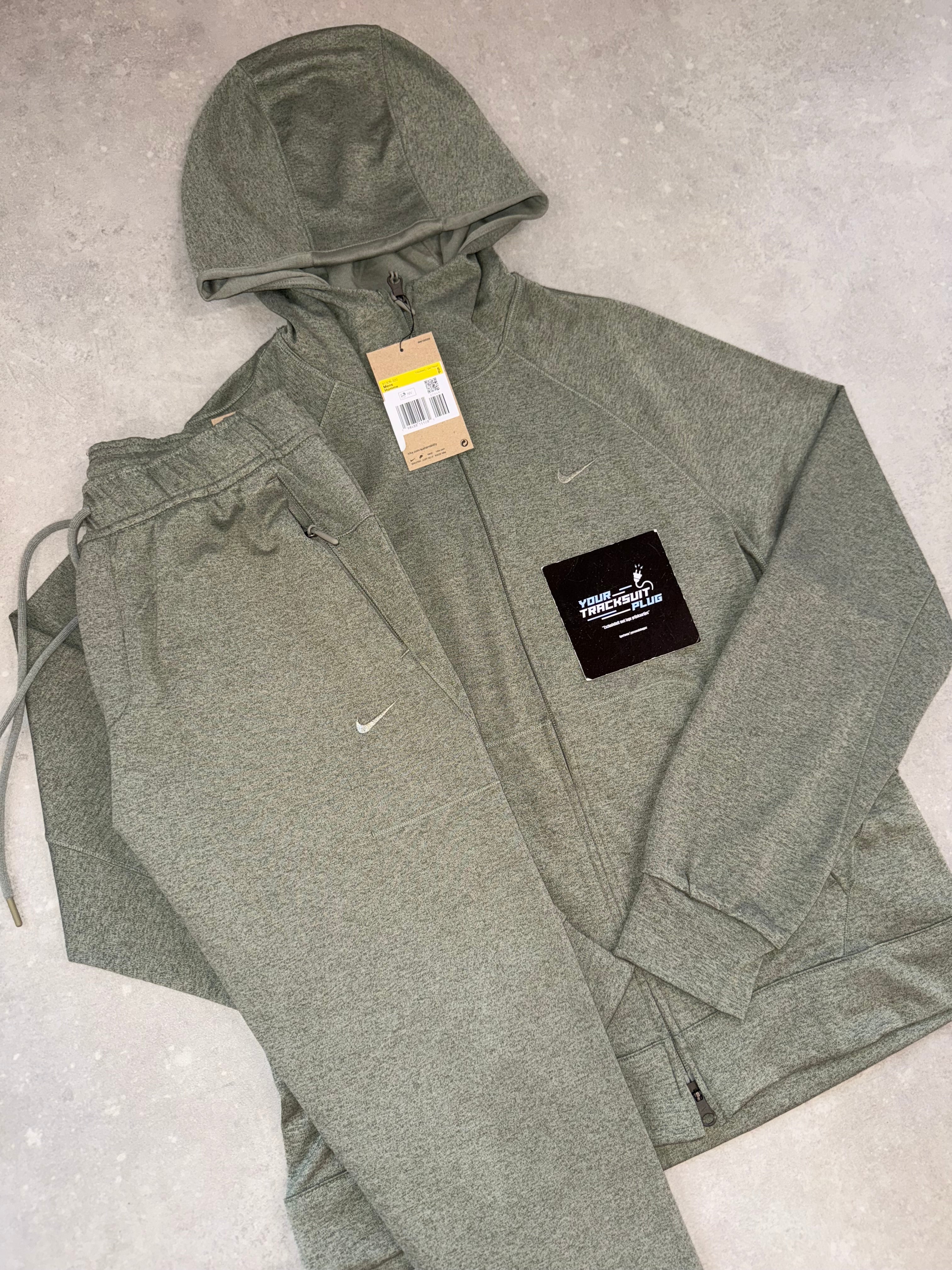NIKE TRACKSUIT GREEN // THE LATEST