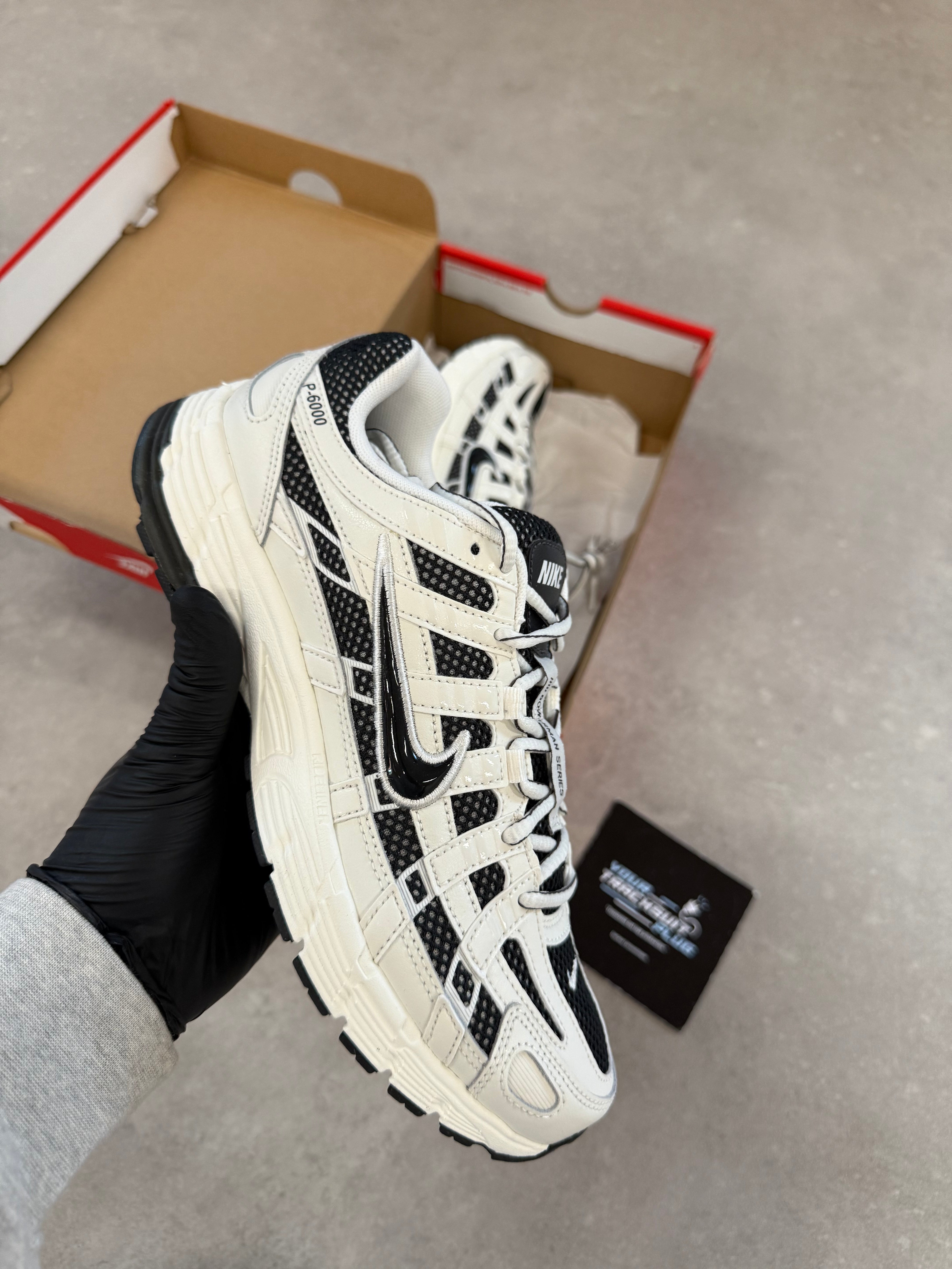 NIKE P6000 // CRÈME BLACK