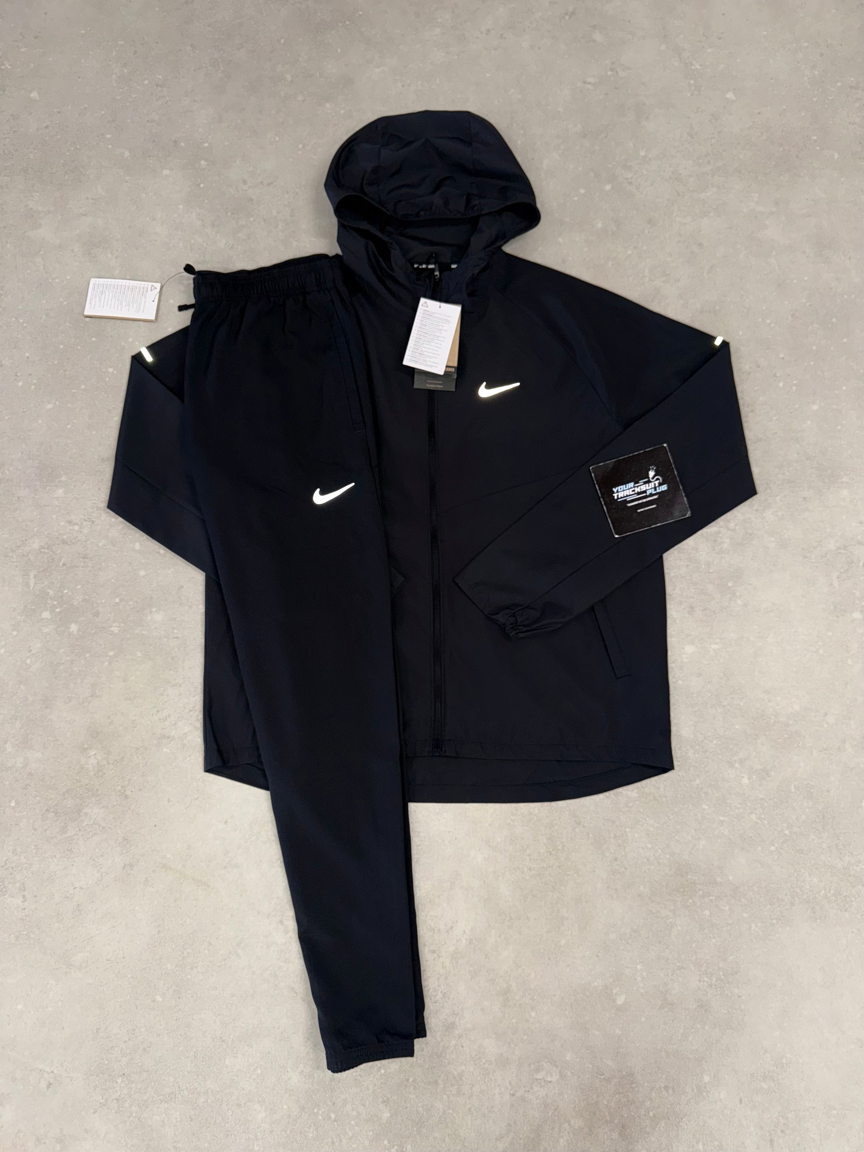NIKE MILER BLACK EDITION