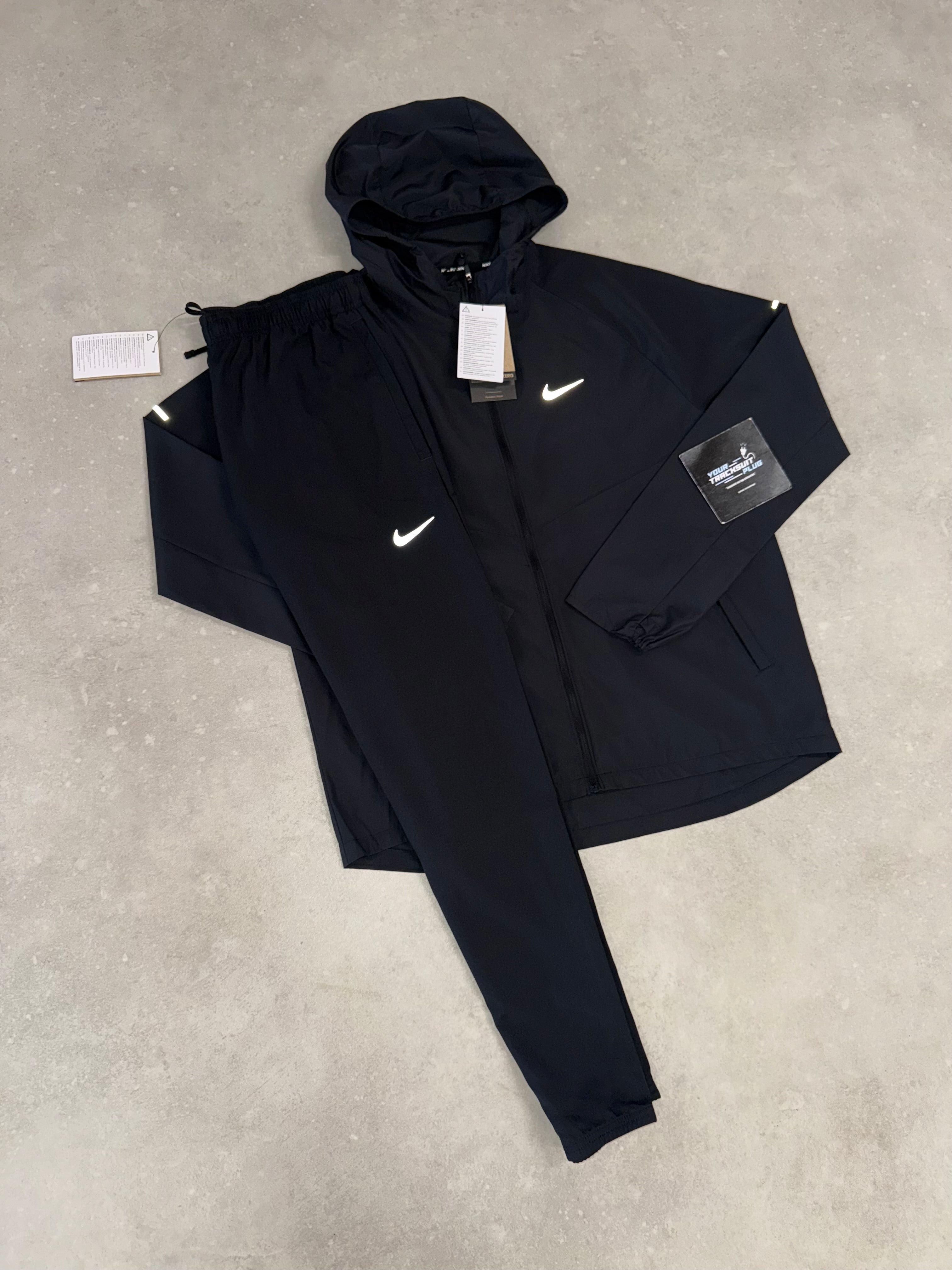 NIKE MILER BLACK EDITION