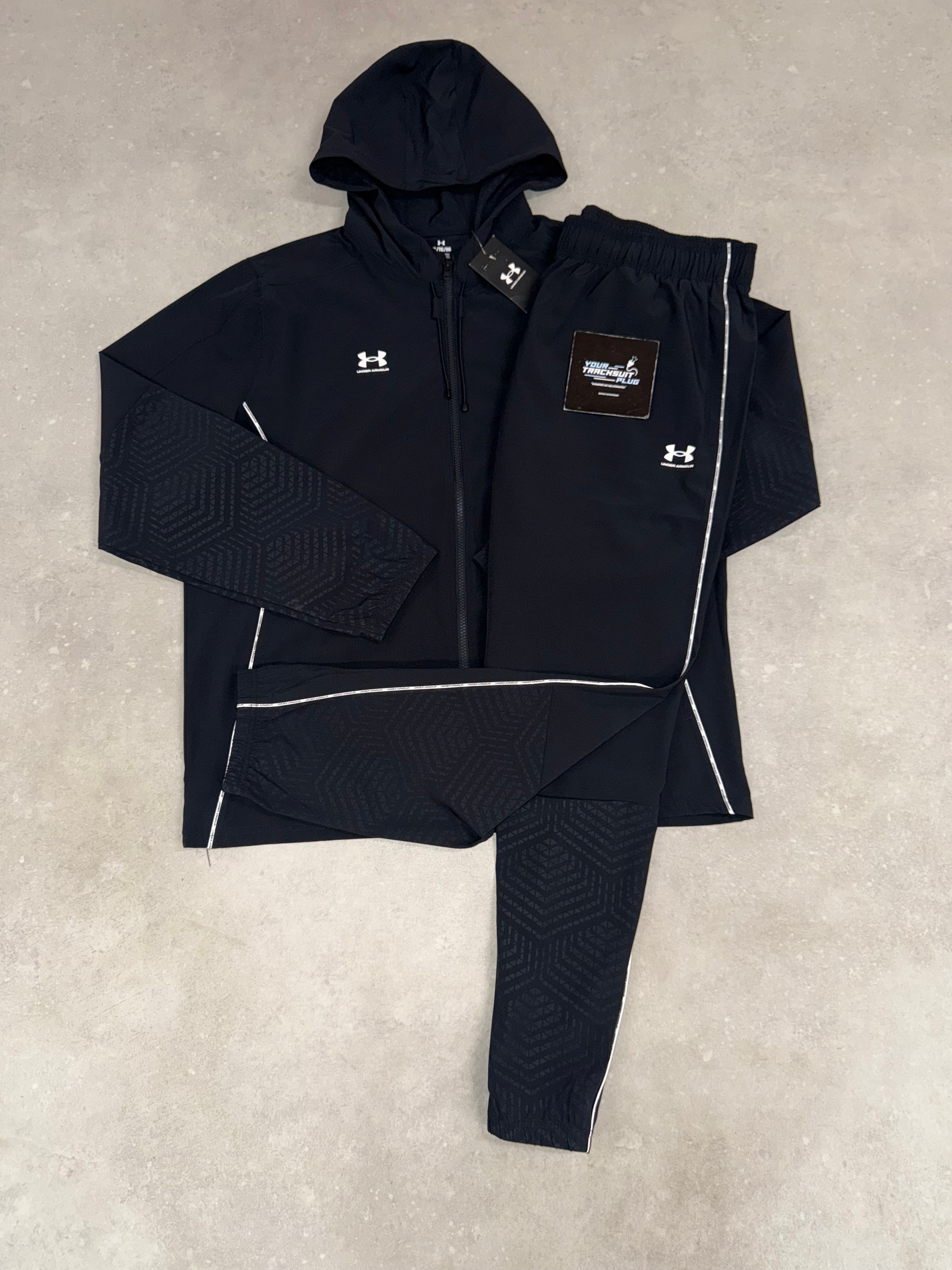 UNDER ARMOUR TRACKSUIT BLACK // THE LATEST