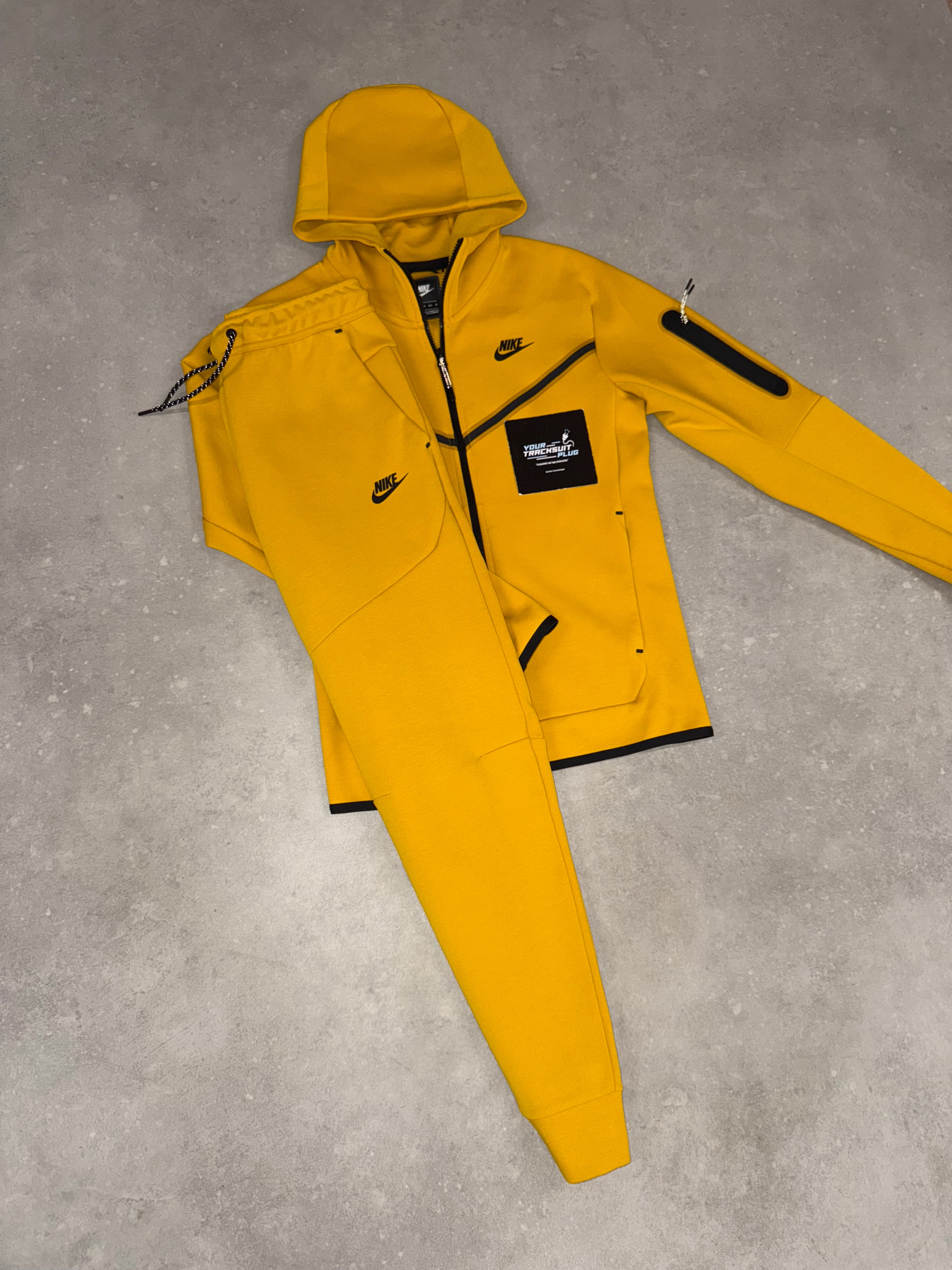 NIKE TECH FLEECE TRACKSUIT // VERY EXCLUSIVE