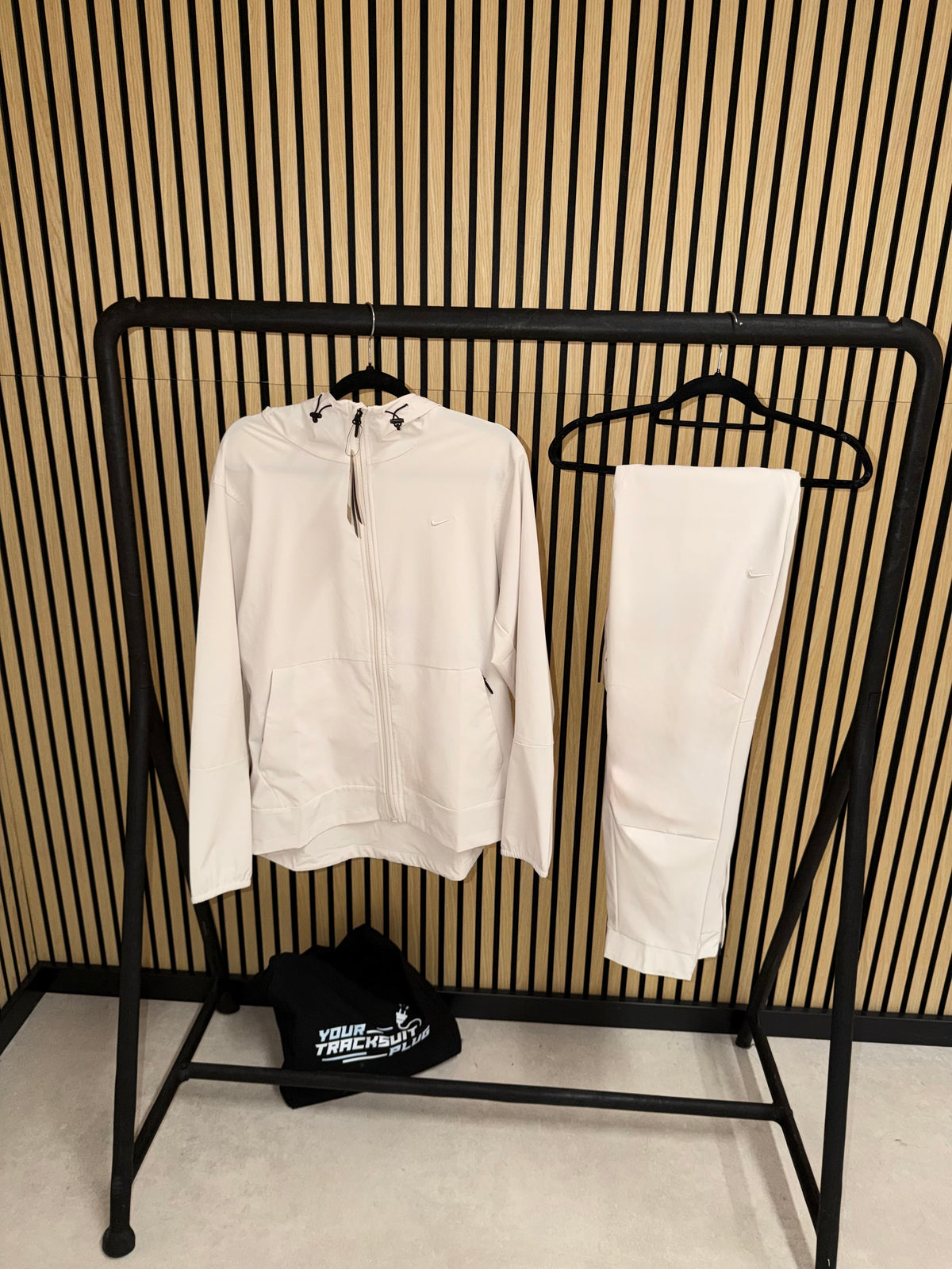 NIKE TRACKSUIT CRÈME // THE LATEST