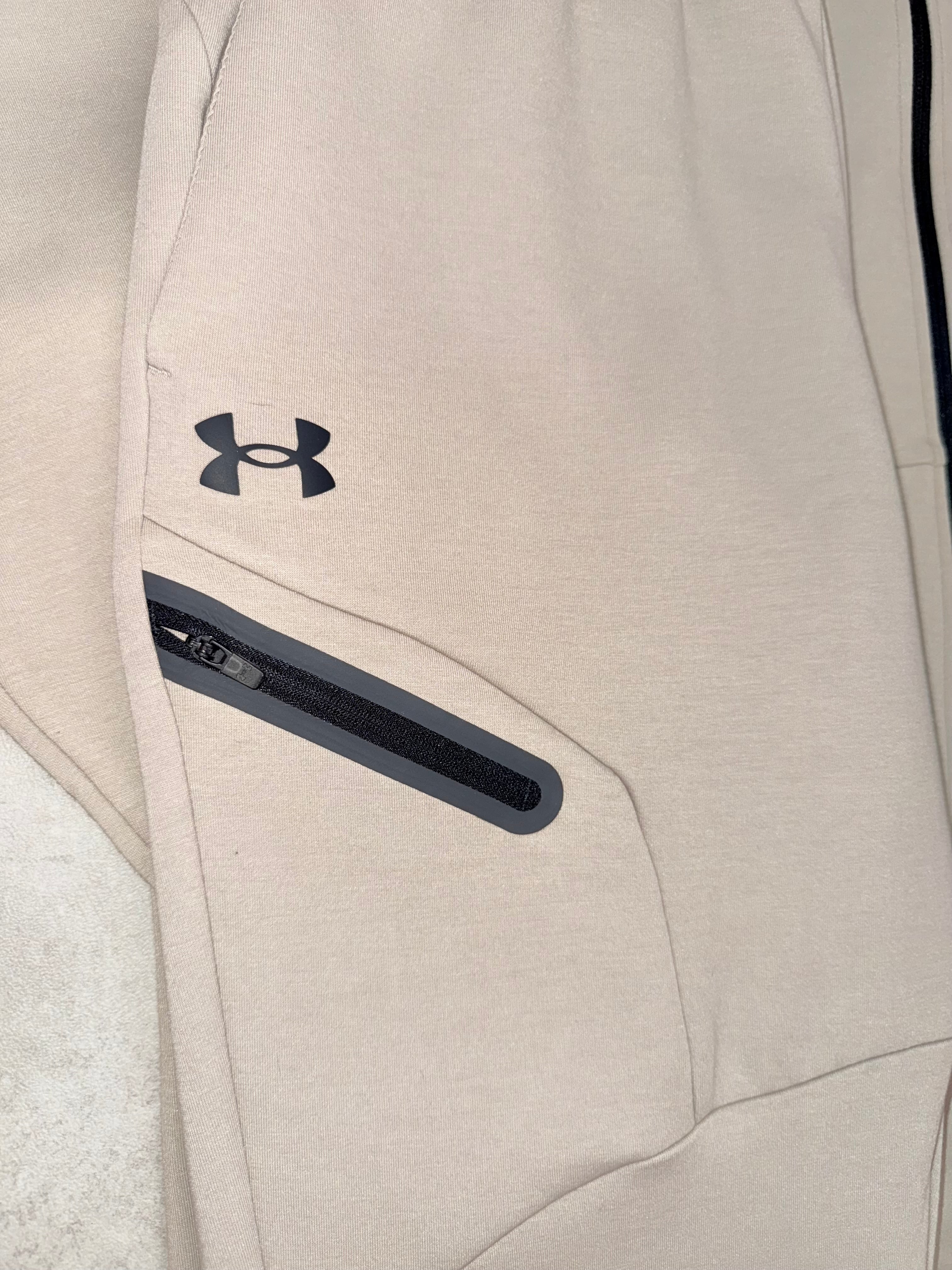 UNDER ARMOUR TRACKSUIT // LIMITED EDITION