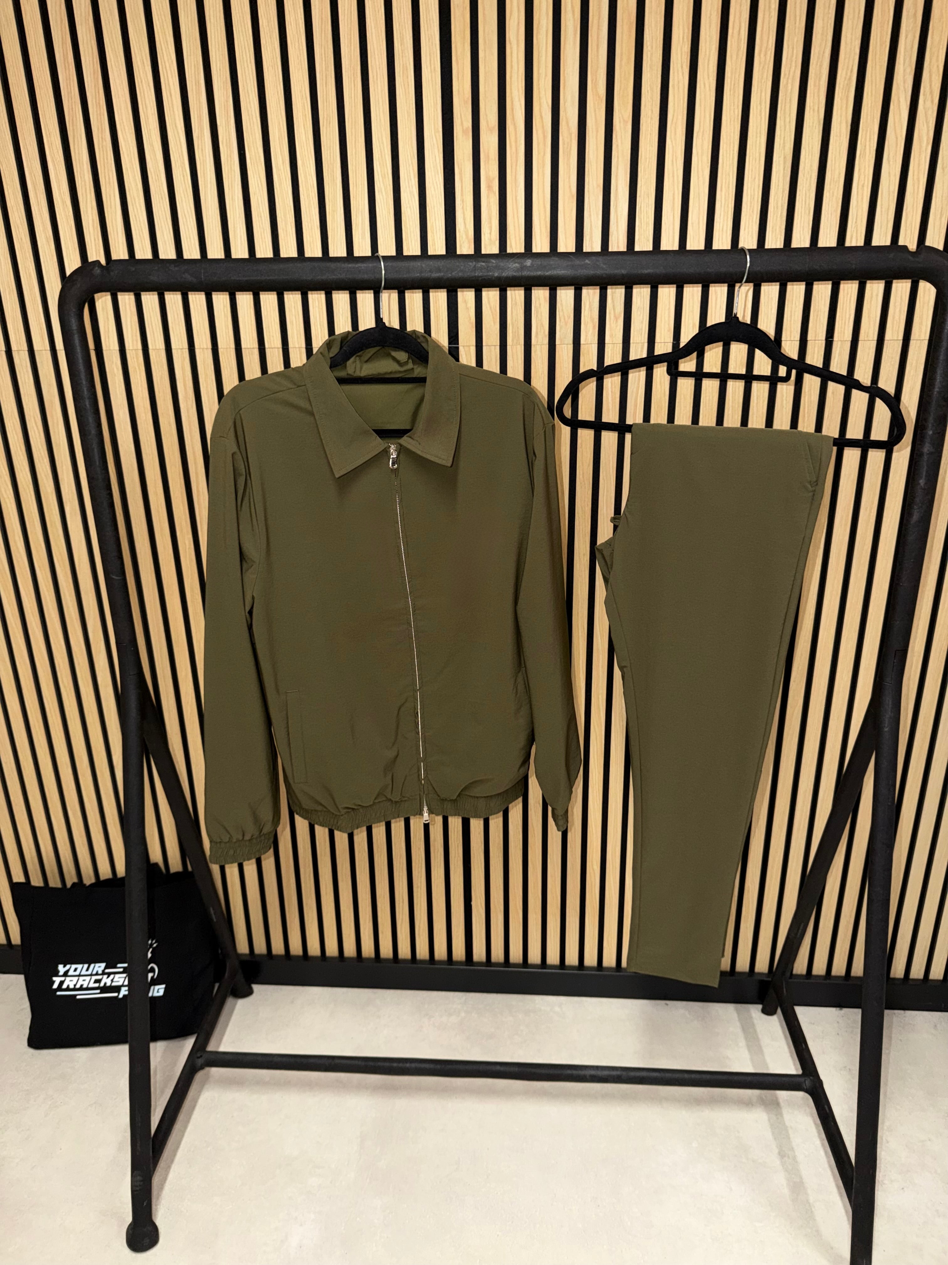 GREEN TECH SUIT // PREMIUM
