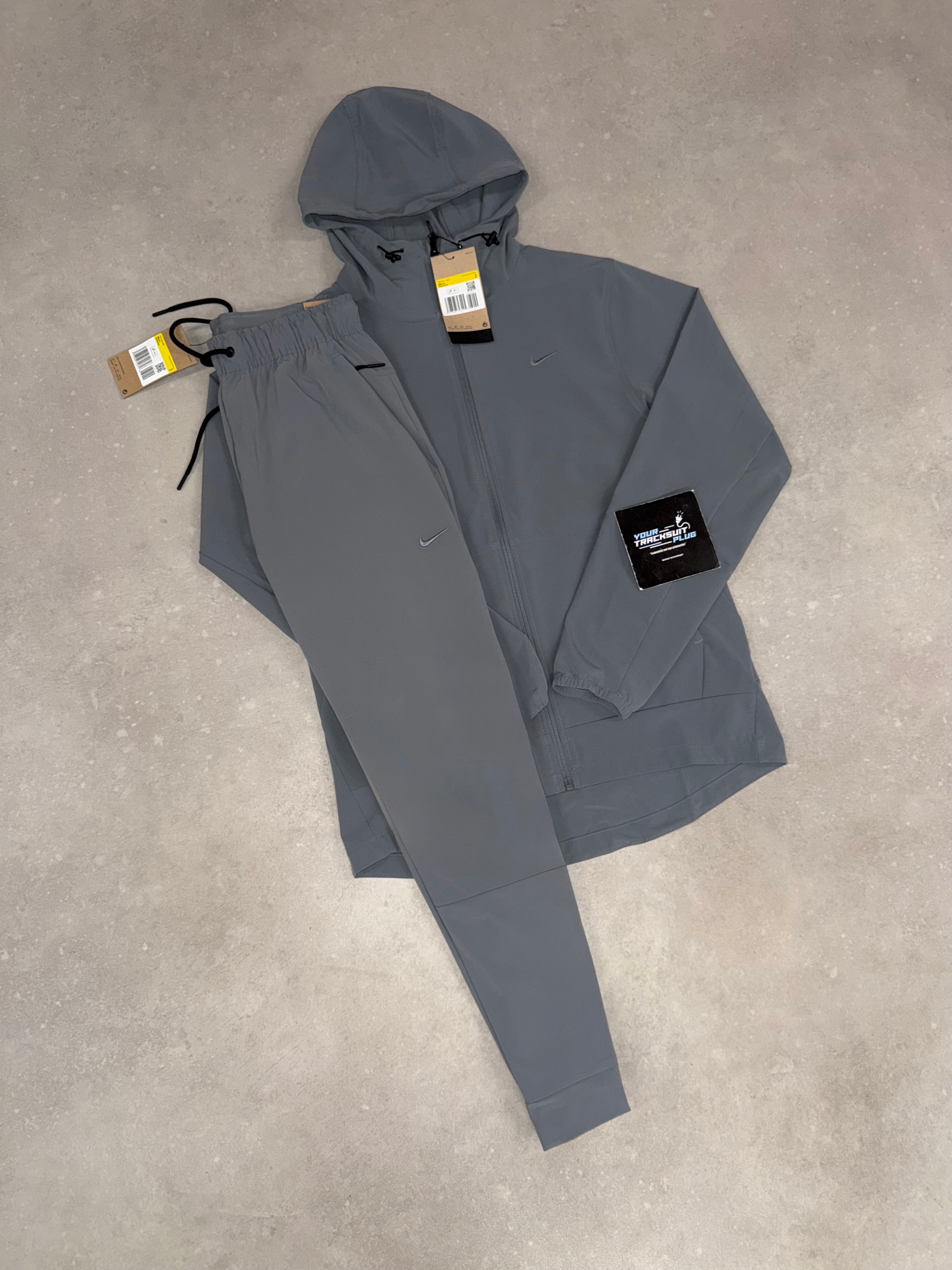 NIKE TRACKSUIT GREY