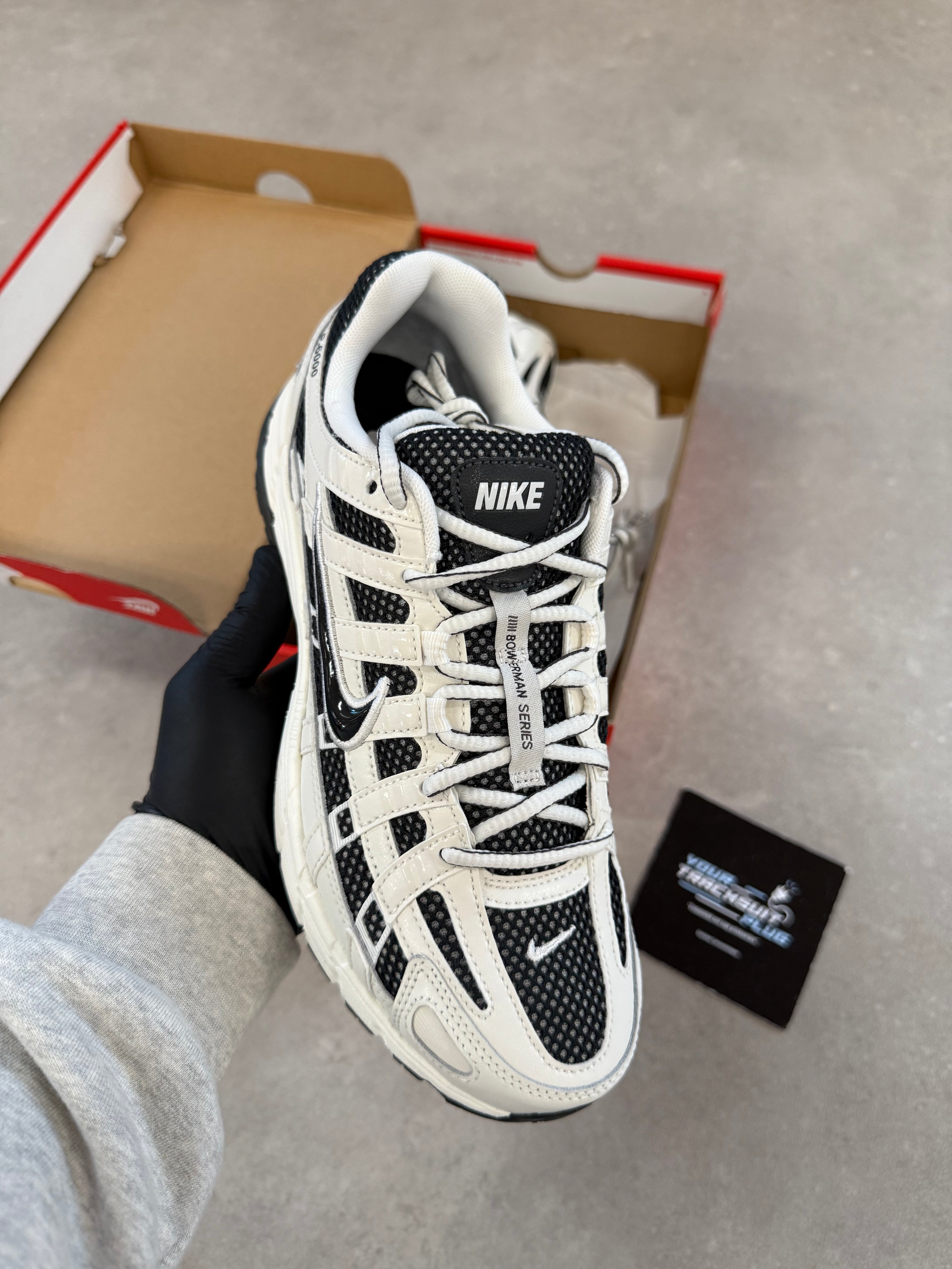 NIKE P6000 // CRÈME BLACK