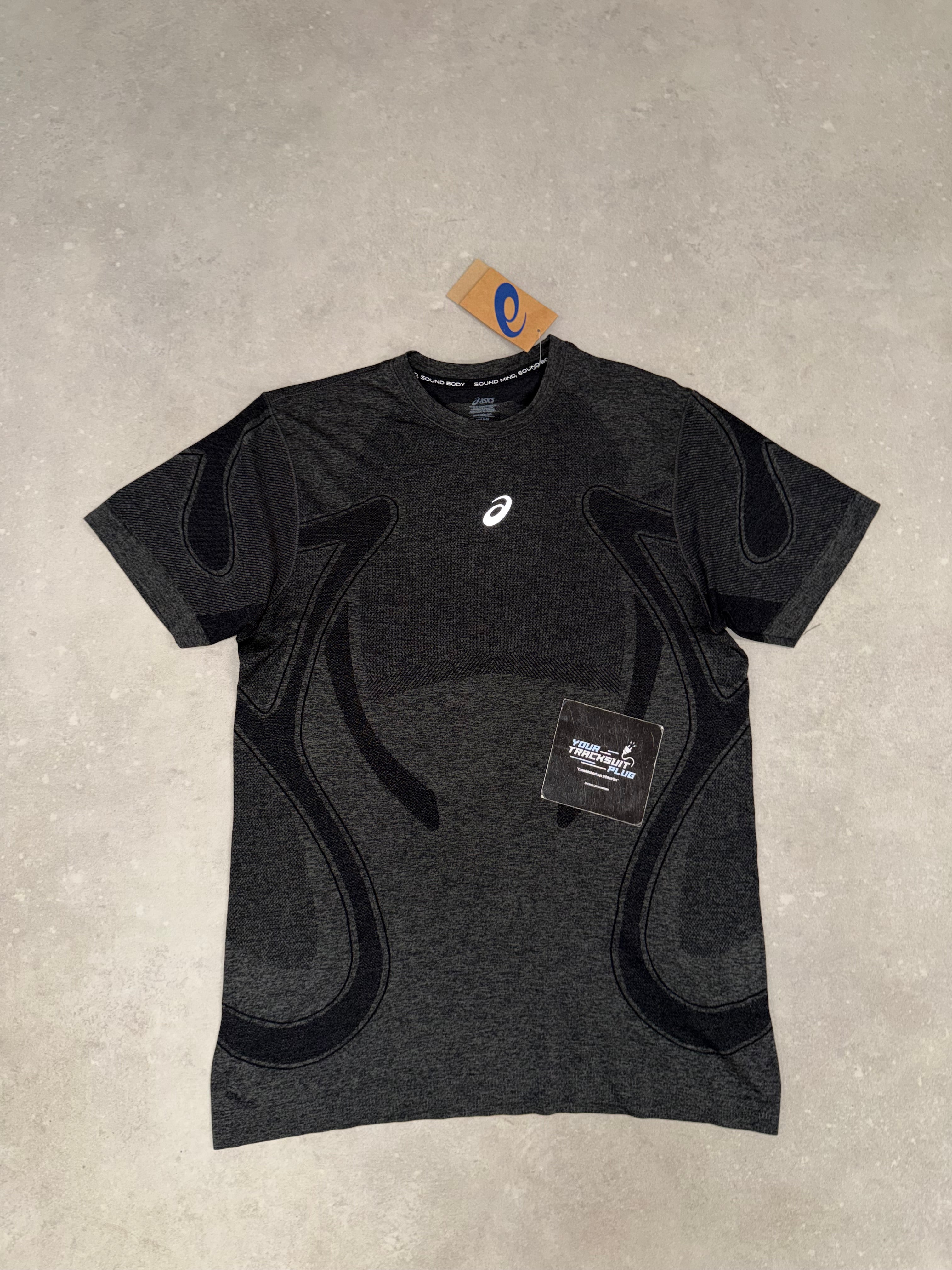 ASICS BLACK SUMMER SET // THE LATEST