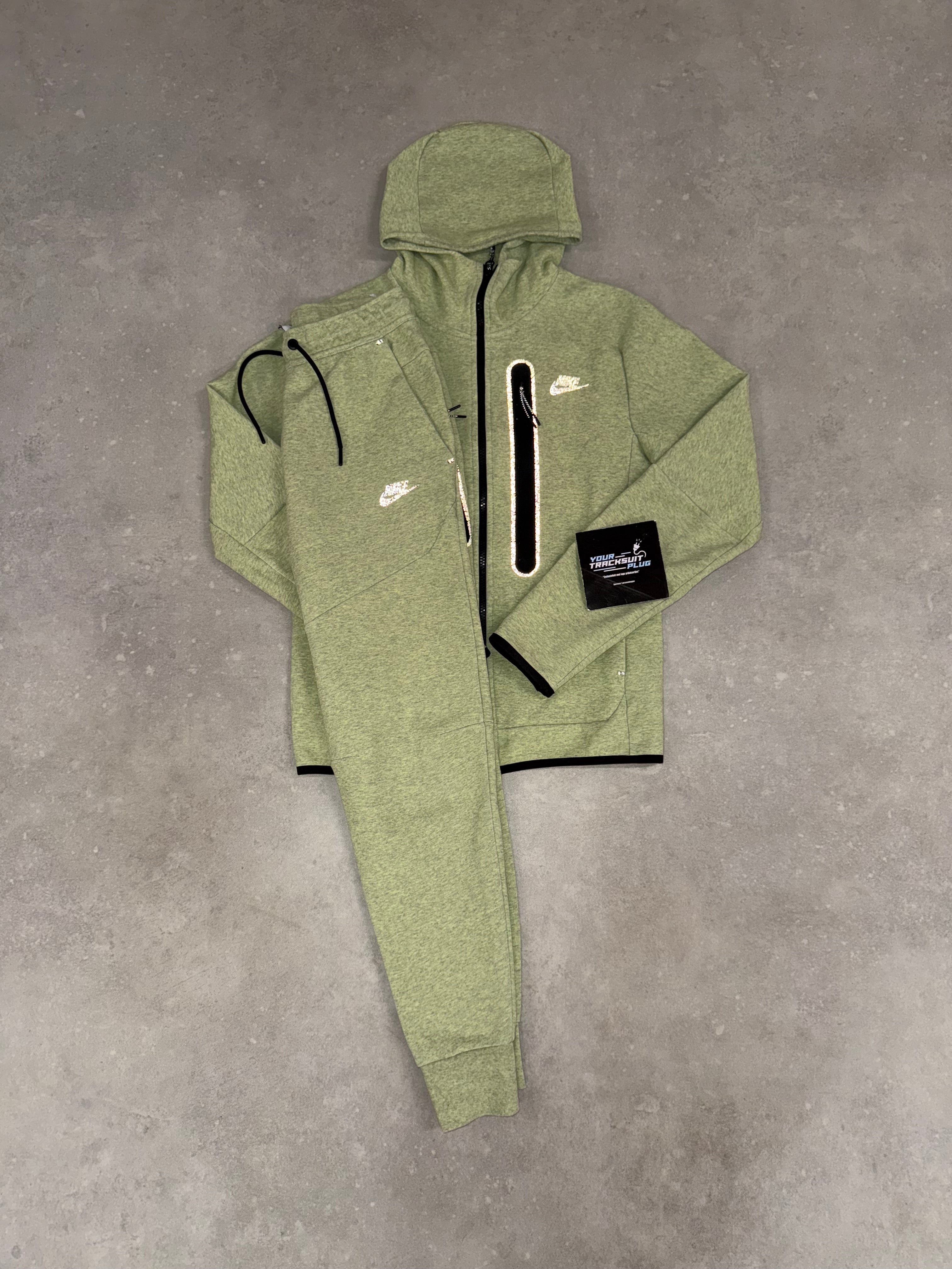 NIKE TECH FLEECE TRACKSUIT // VERY VERY EXCLUSIVE