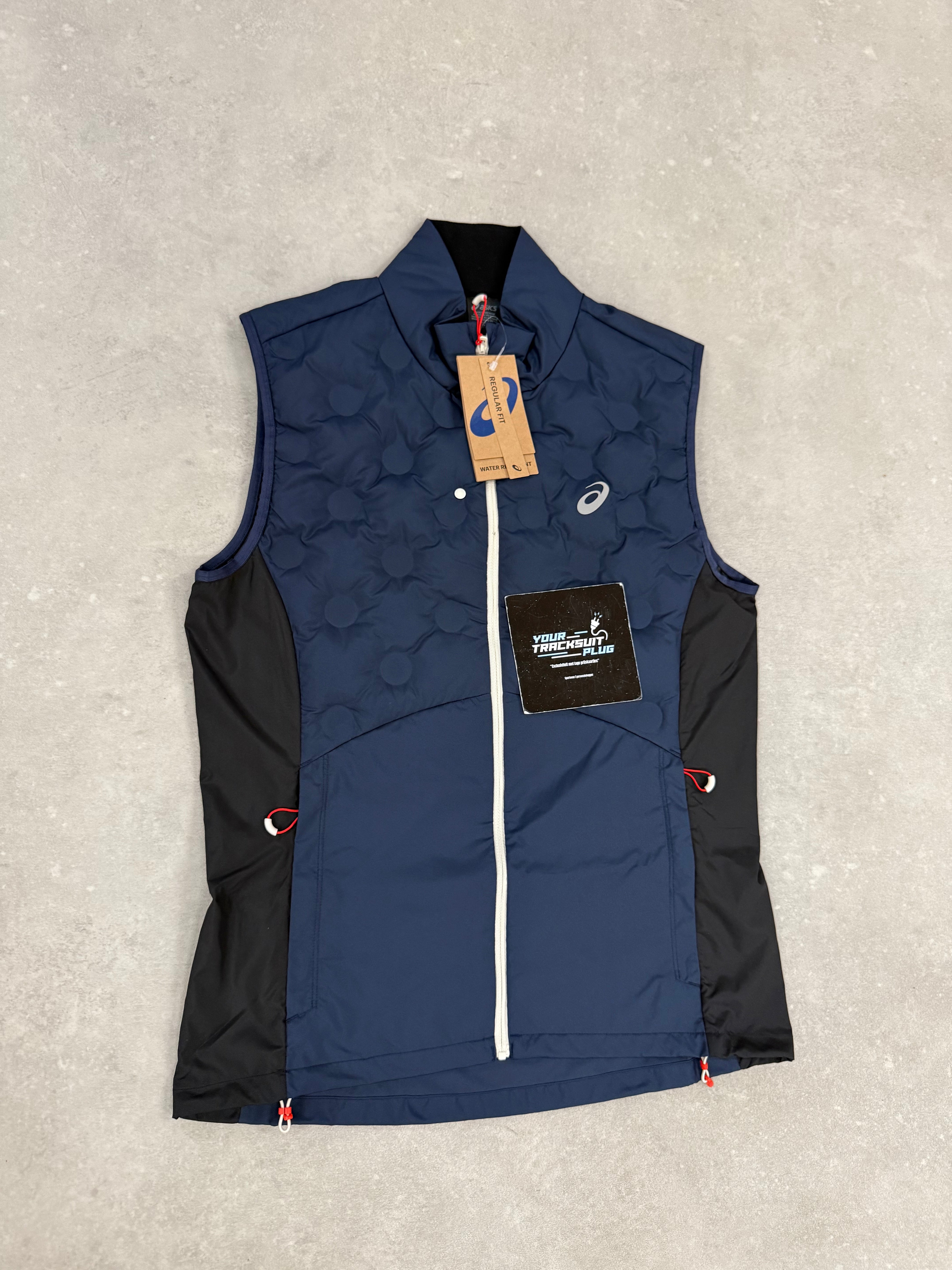 ASICS BODYWARMER // THE LATEST