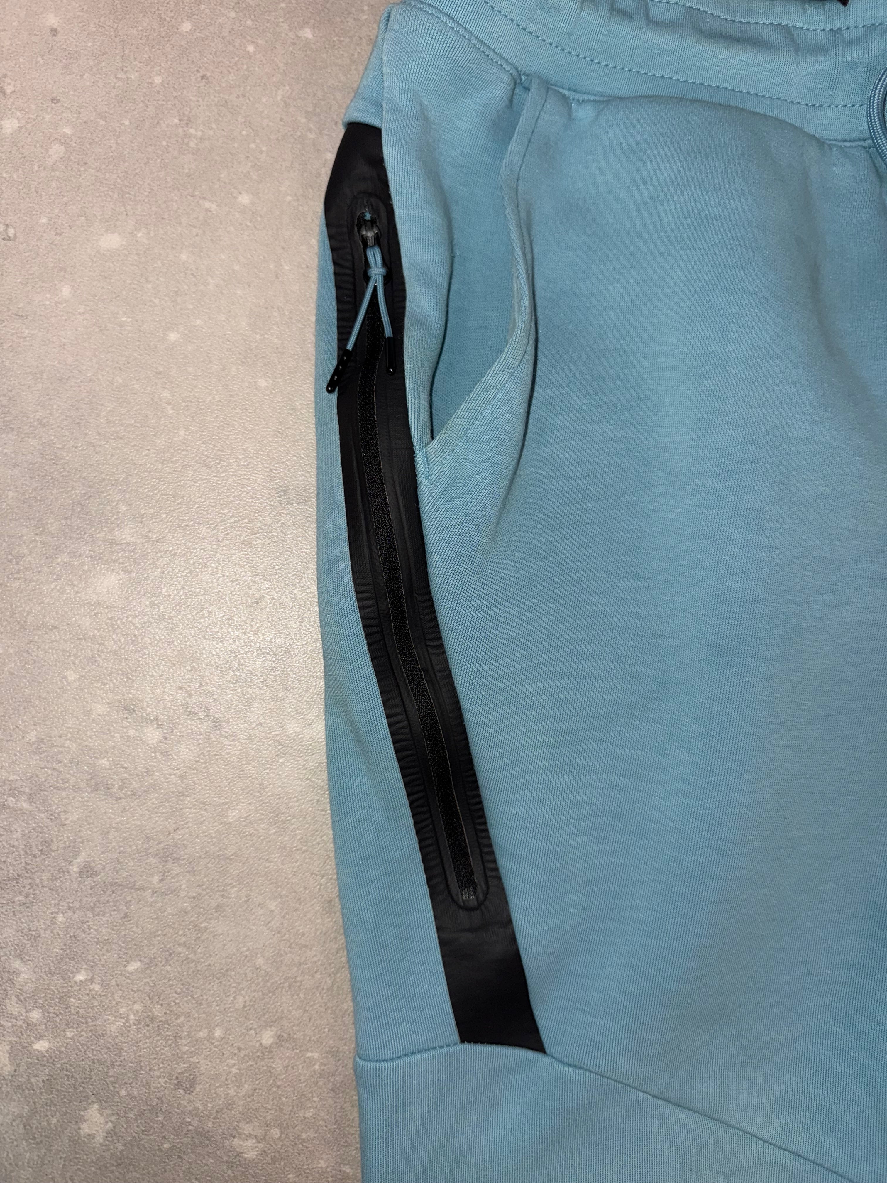 NIKE TECH FLEECE OLD SEASON BABY BLUE // VERY VERY EXCLUSIVE