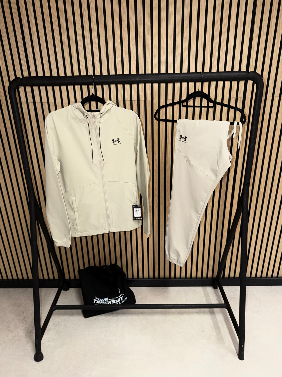 UNDER ARMOUR TRACKSUIT BEIGE // THE LATEST
