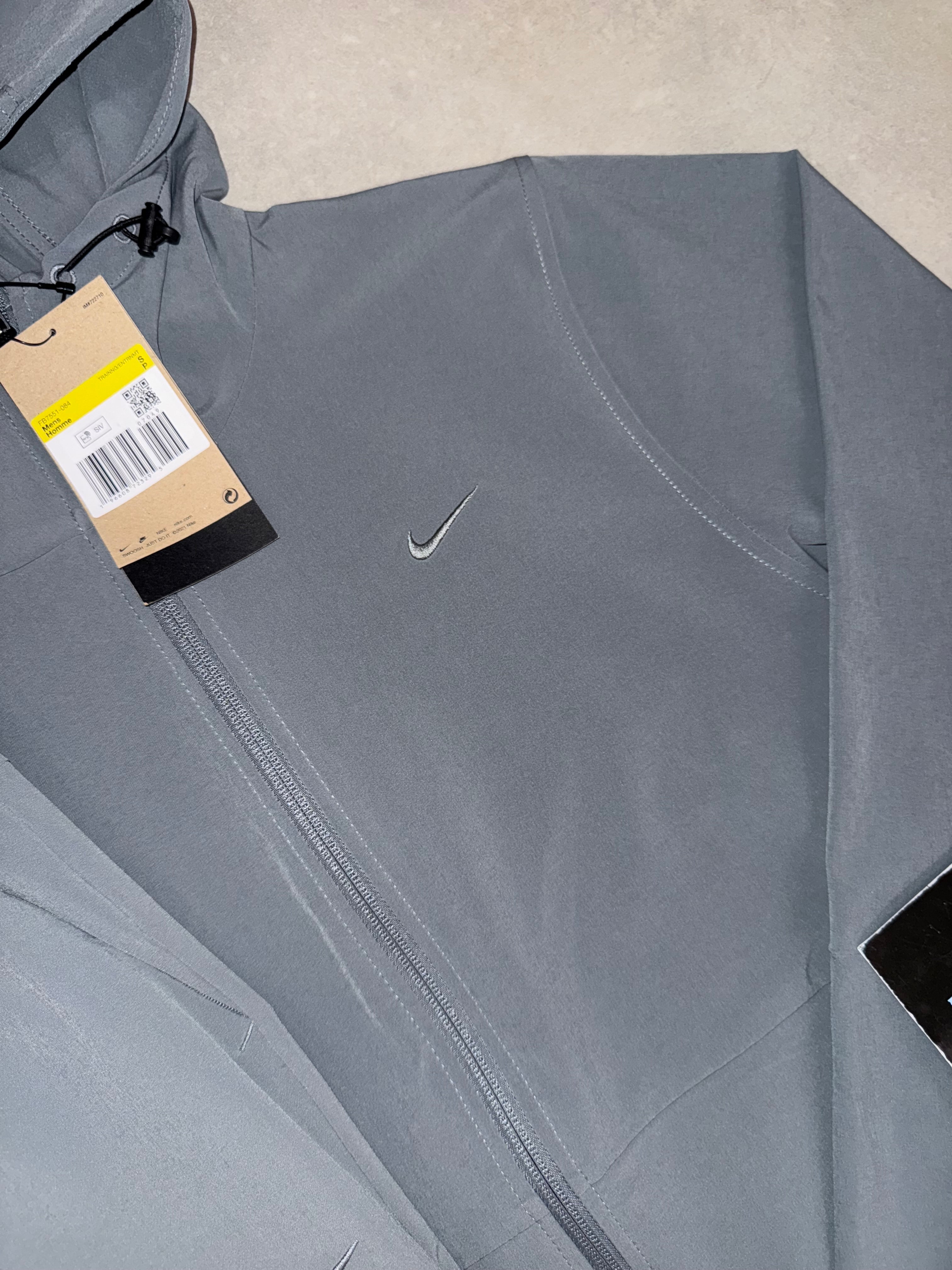 NIKE TRACKSUIT GREY