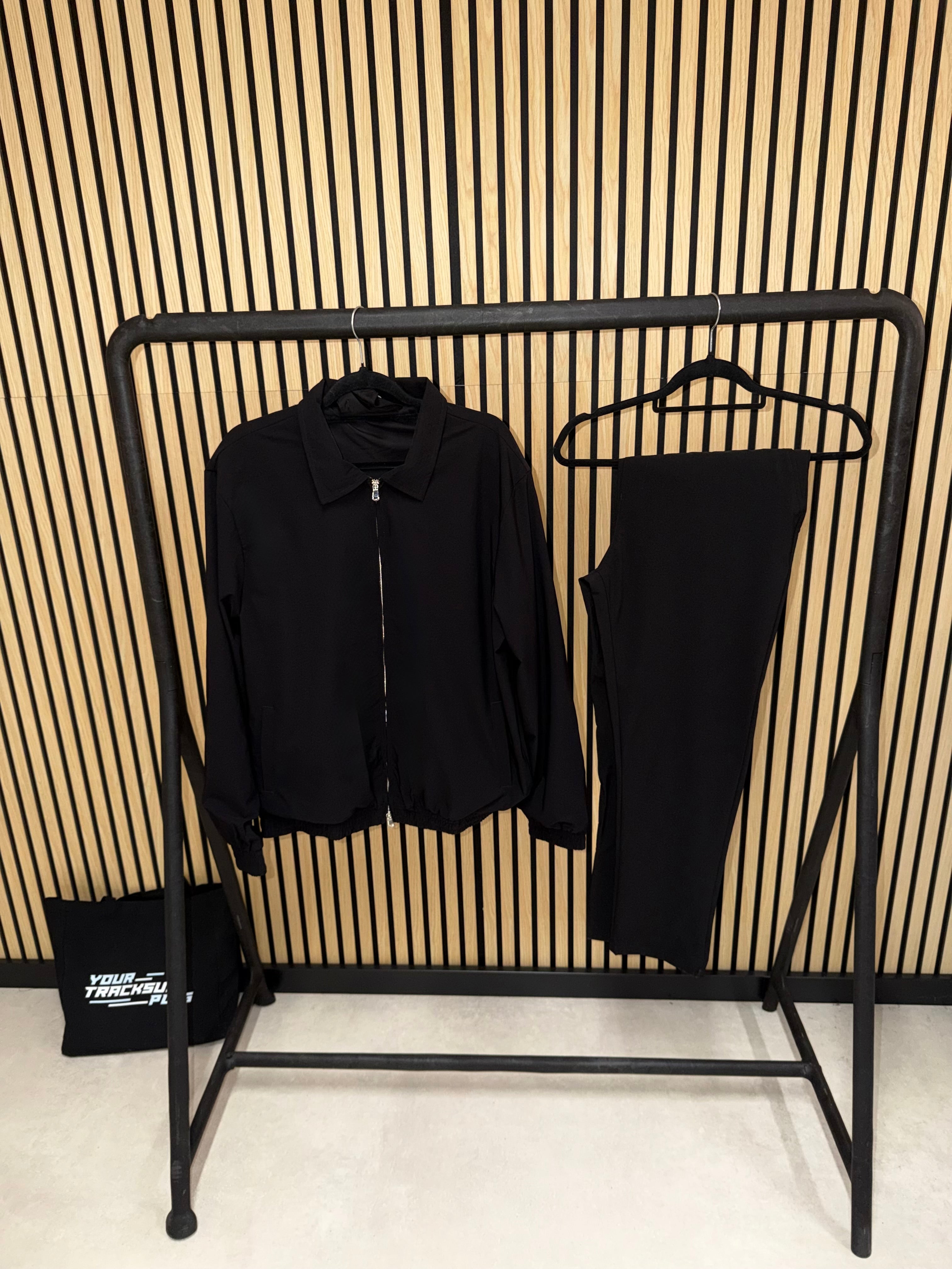 BLACK TECH SUIT // PREMIUM