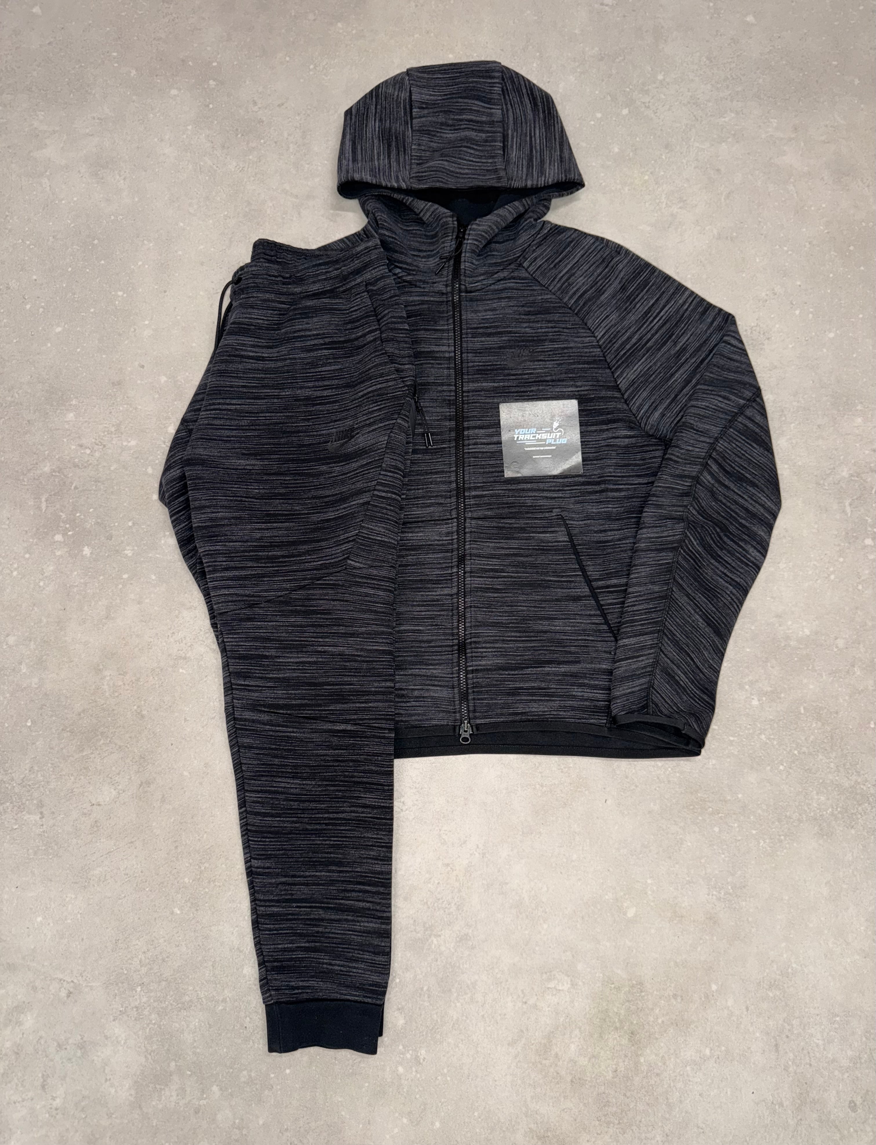 NIKE TECH FLEECE OLD SEASON // EXCLUSIVE EDITION BLACK