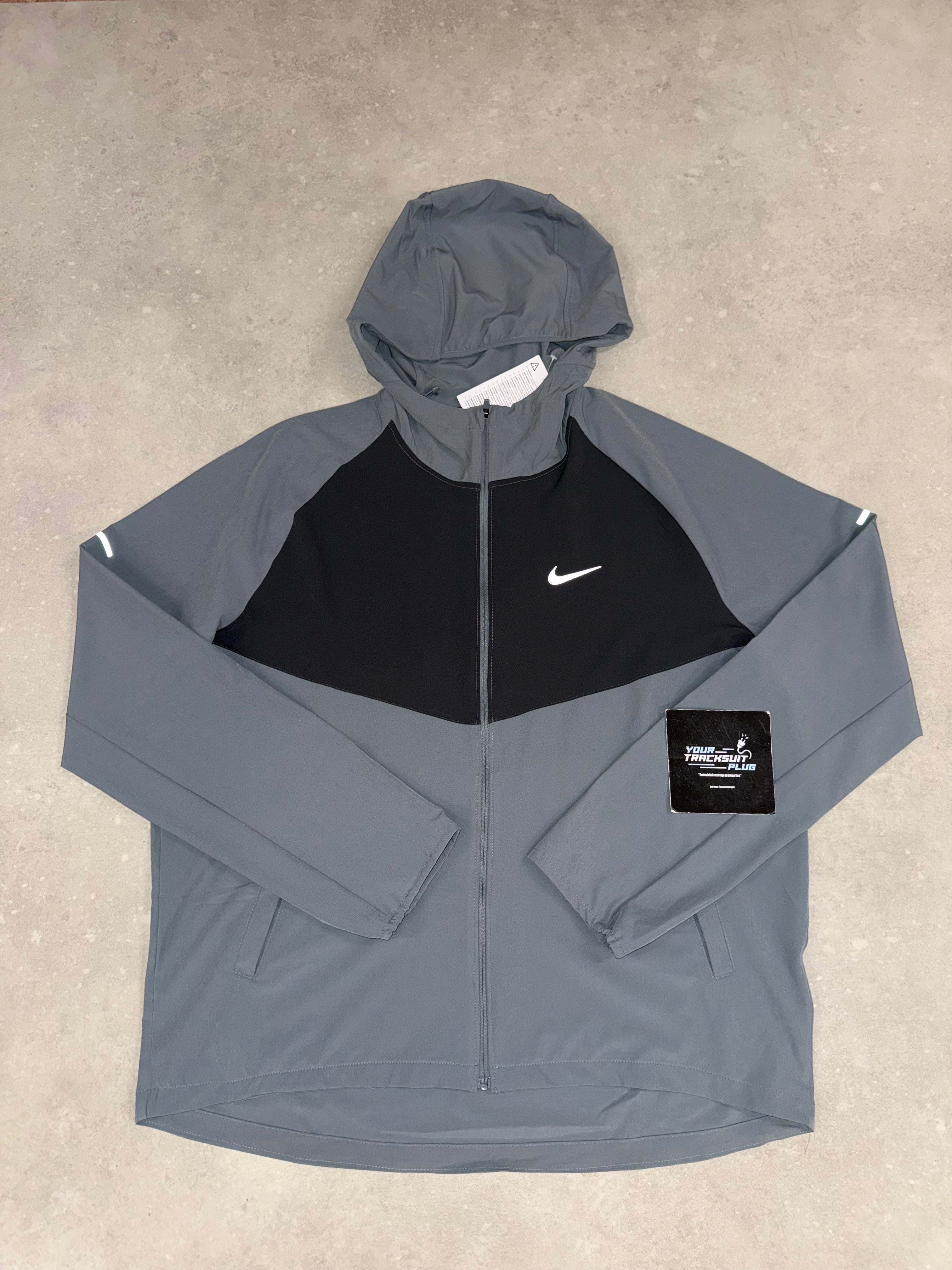 NIKE TRACKSUIT GREY & BLACK // THE LATEST