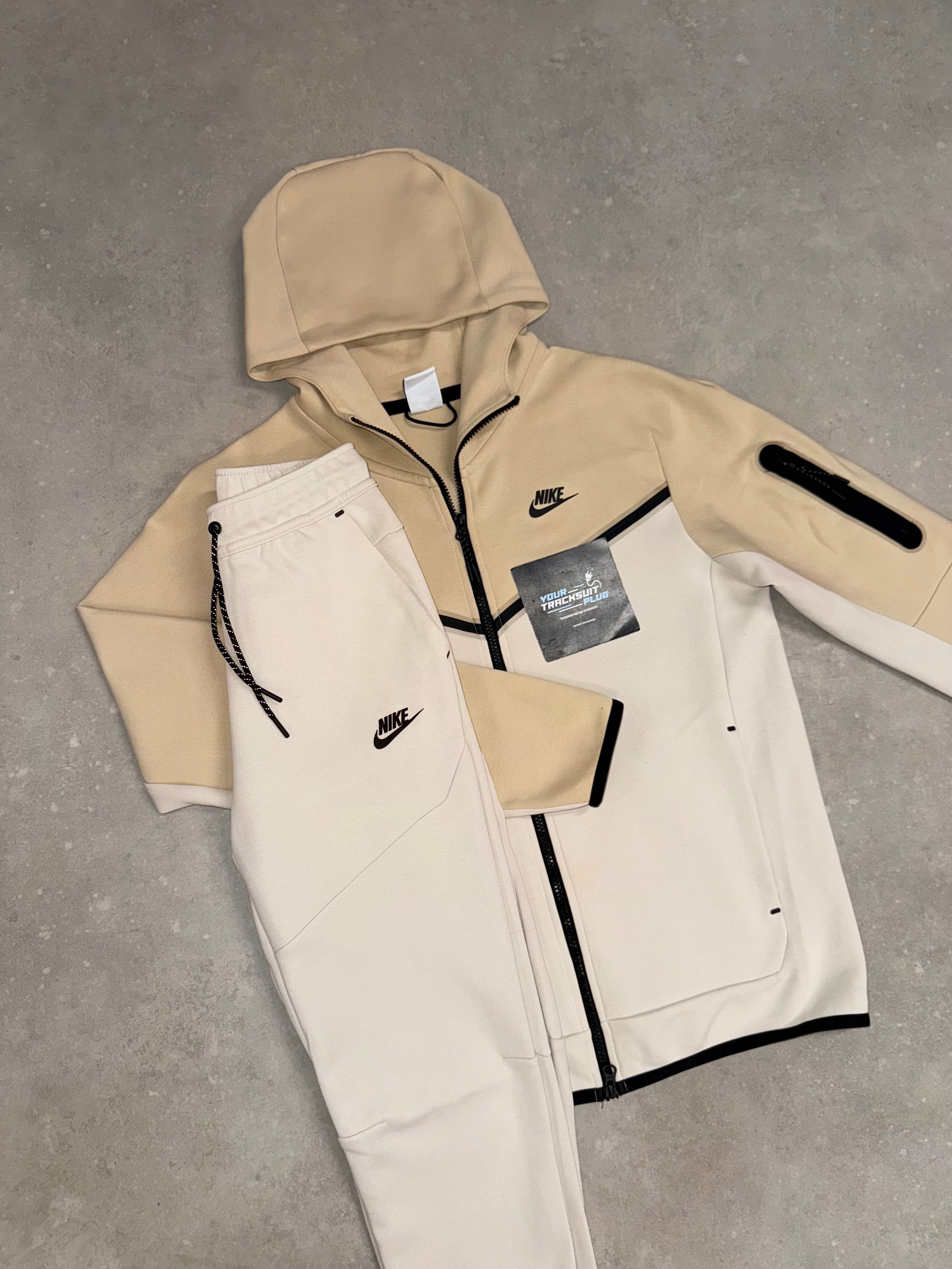 NIKE TECH FLEECE OLD SEASON // LIMITED EDITION