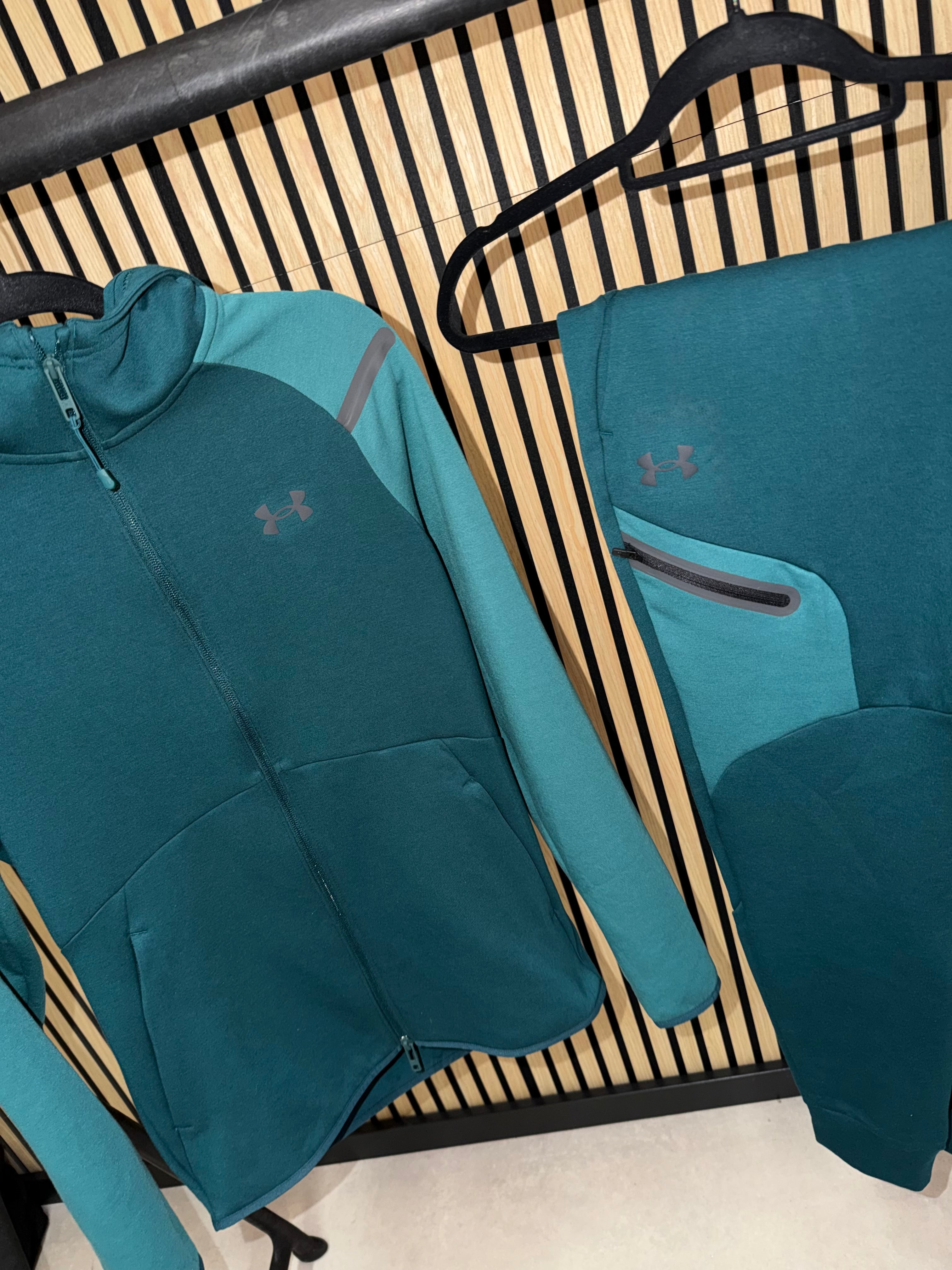 UNDER ARMOUR TRACKSUIT TECH FLEECE GREEN // THE LATEST
