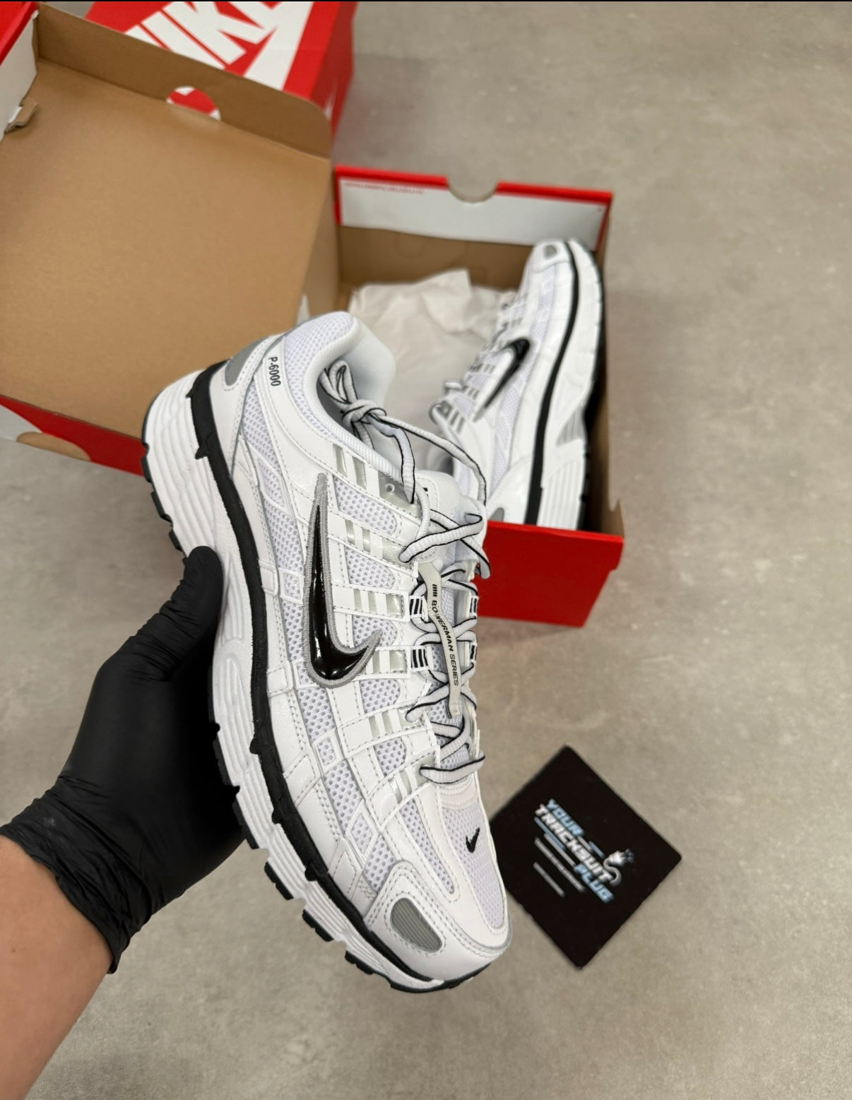 NIKE P6000 BLACK & WHITE