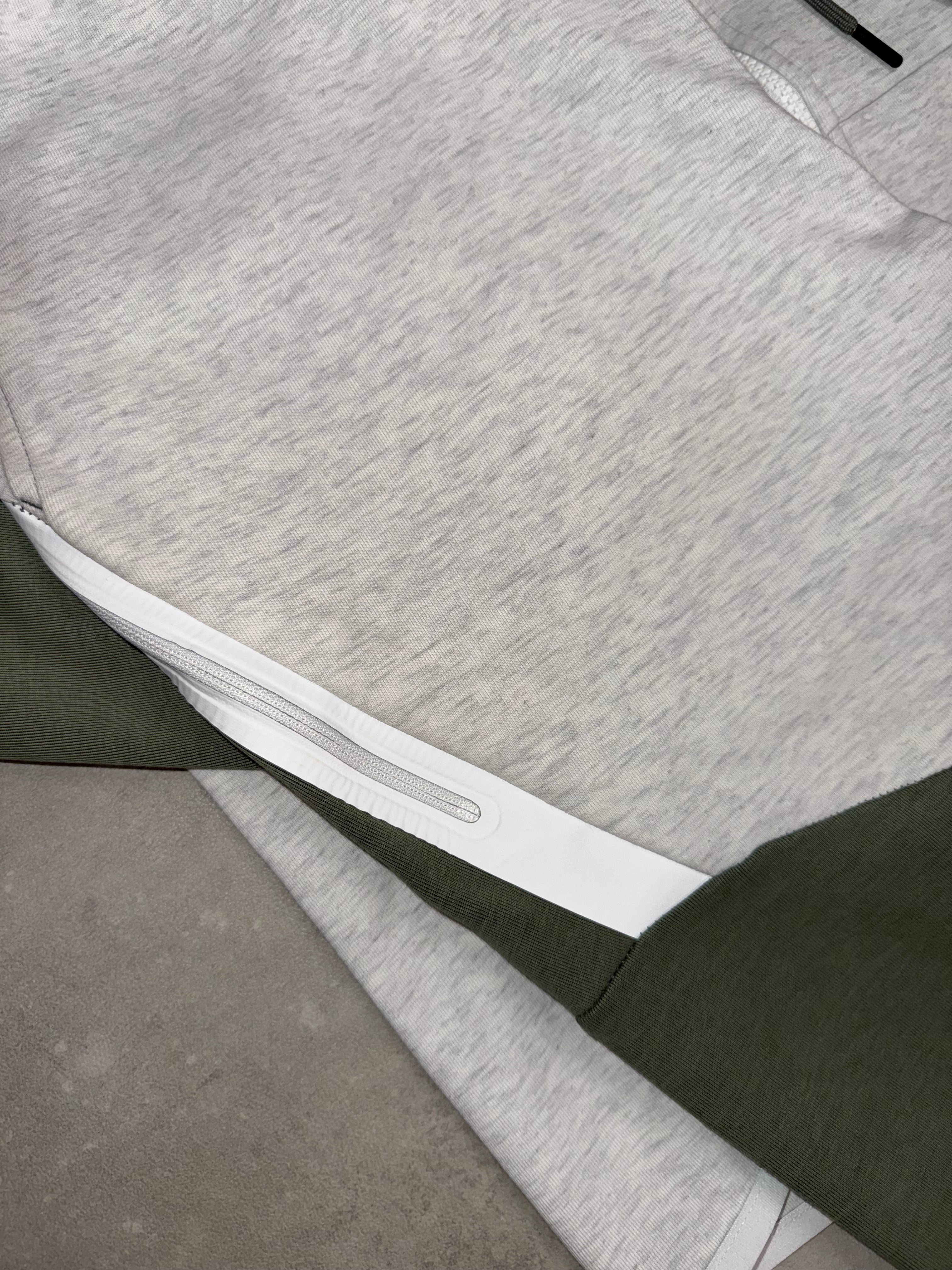 NIKE TECH FLEECE OLD SEASON // VERY EXCLUSIVE