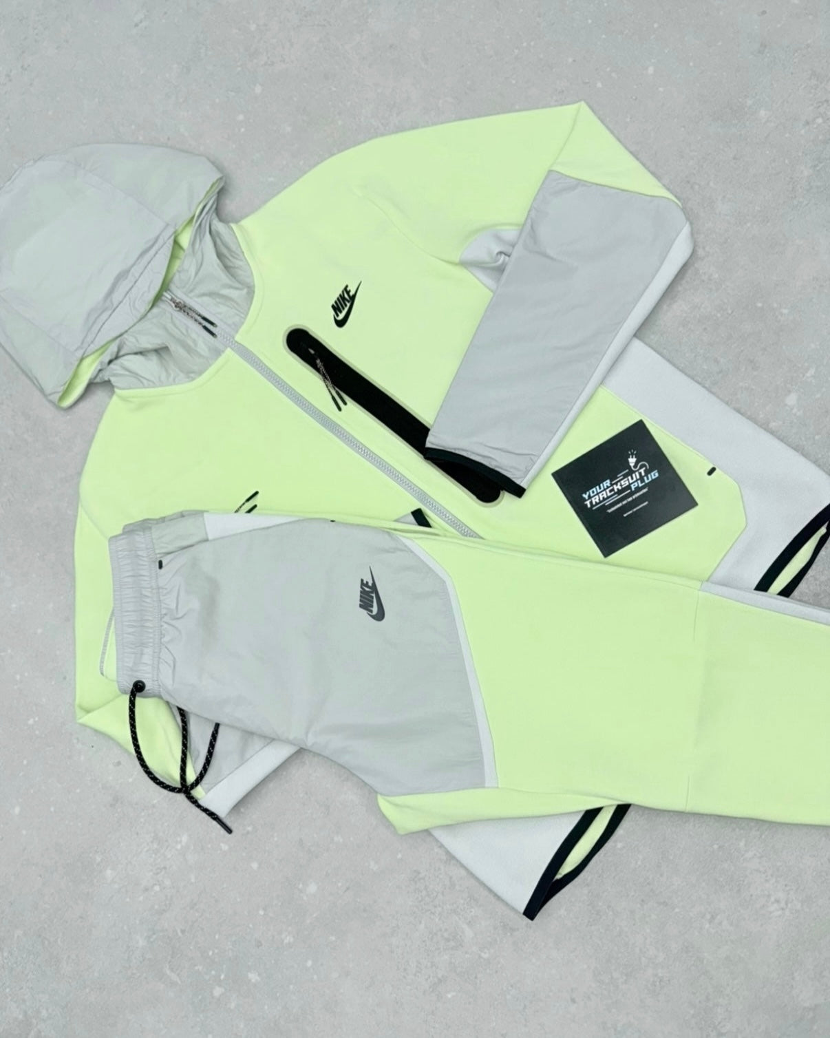 NIKE TECH FLEECE WOVEN YELLOW