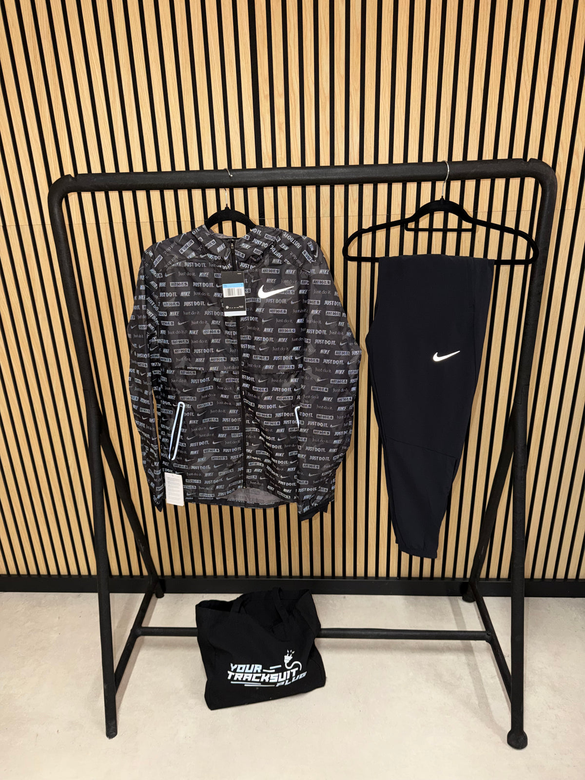 NIKE TRACKSUIT REFLECTIVE // VERY EXCLUSIVE