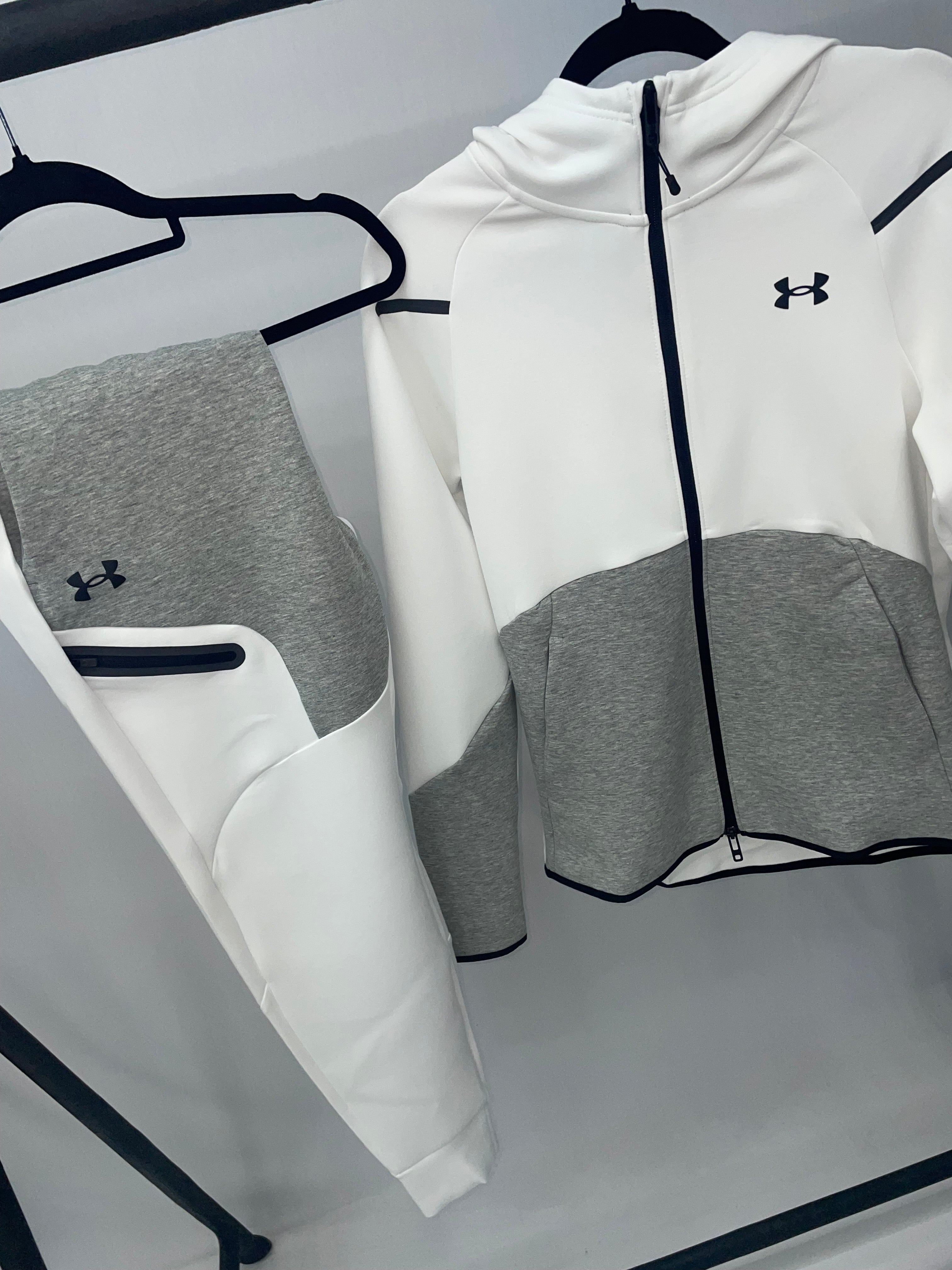 UNDER ARMOUR TECH FLEECE