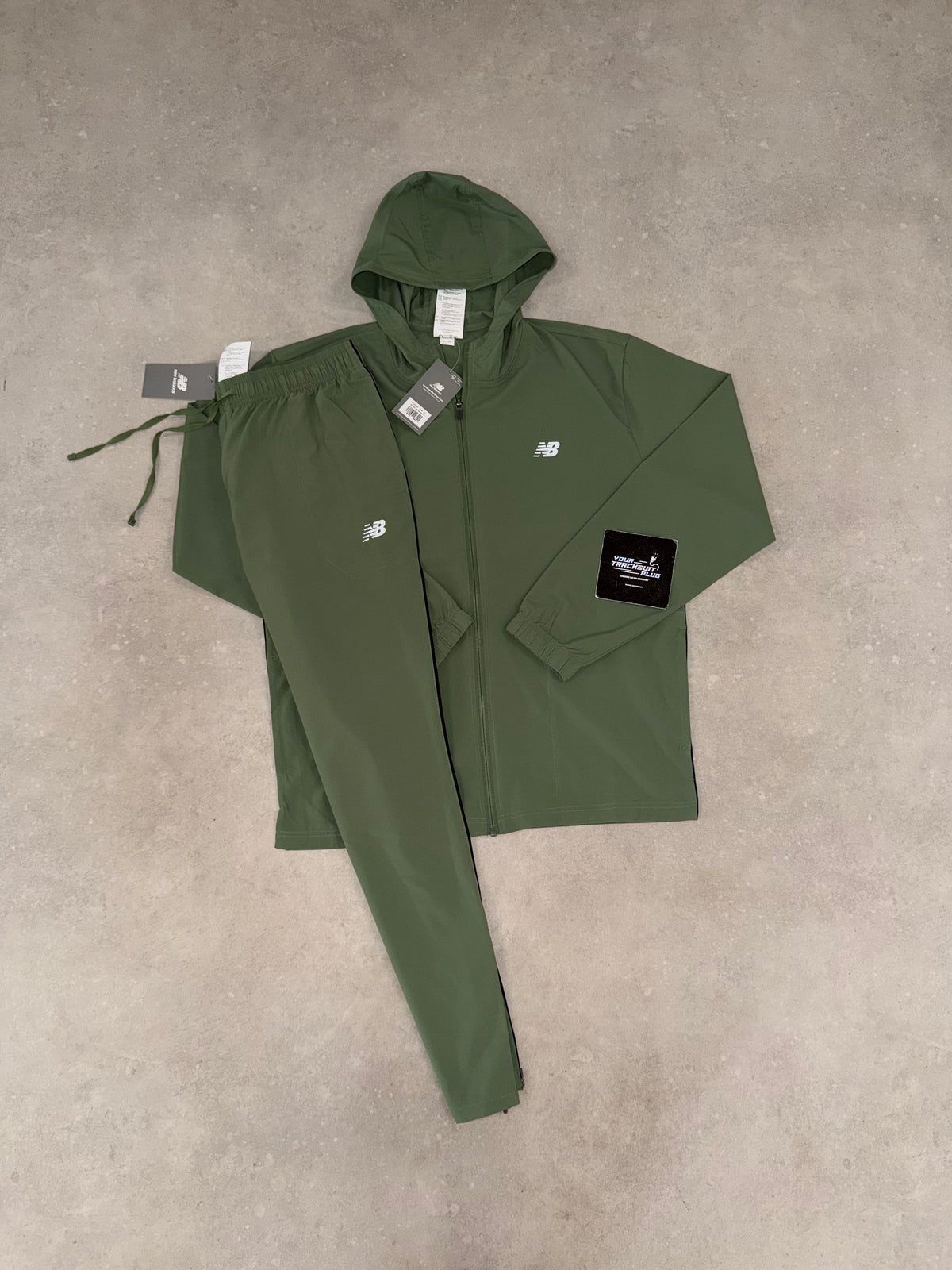 NEW BALANCE TRACKSUIT GREEN // THE LATEST