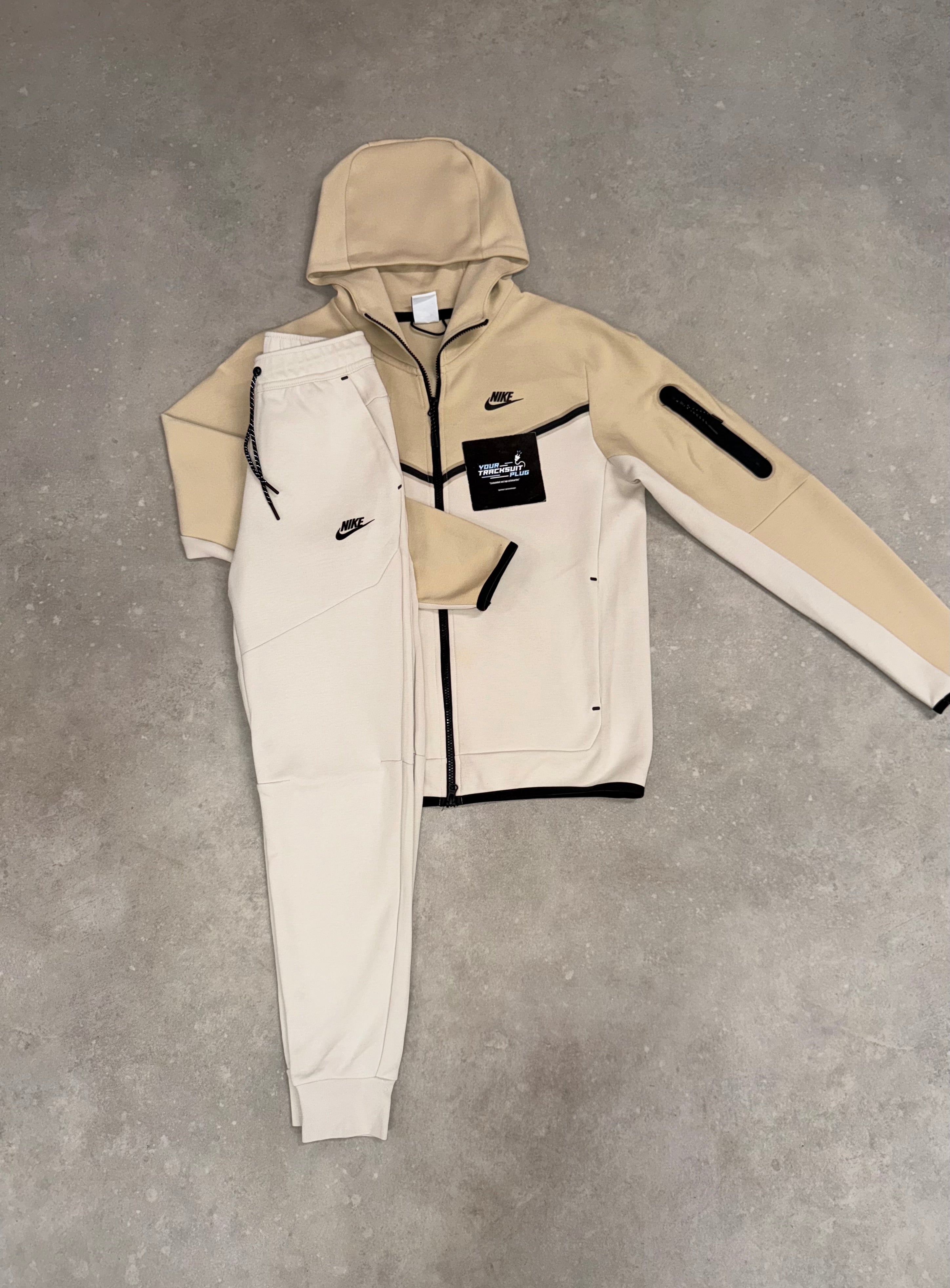 NIKE TECH FLEECE OLD SEASON // LIMITED EDITION