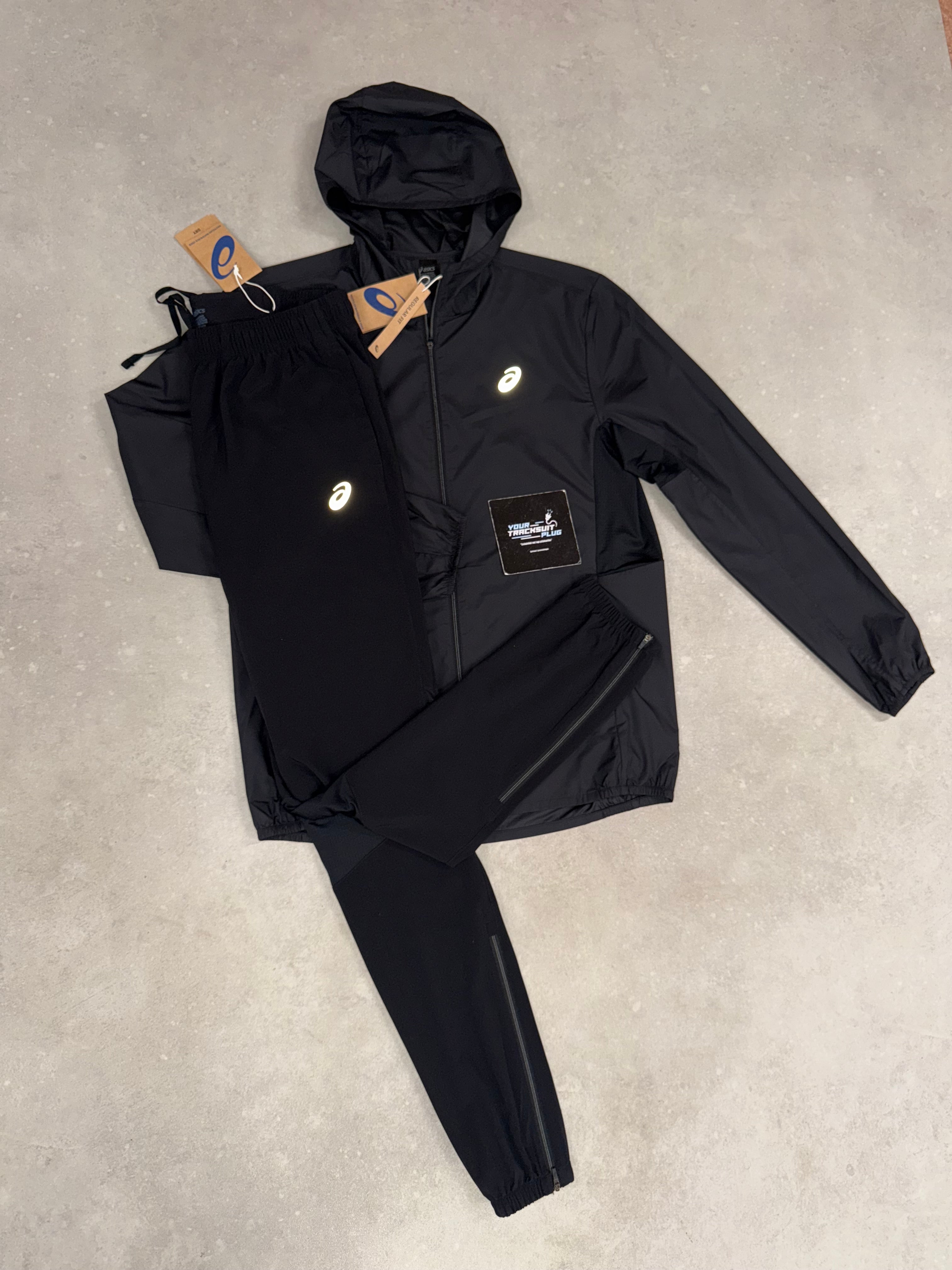 ASICS TRACKSUIT BLACK ON BLACK // THE LATEST
