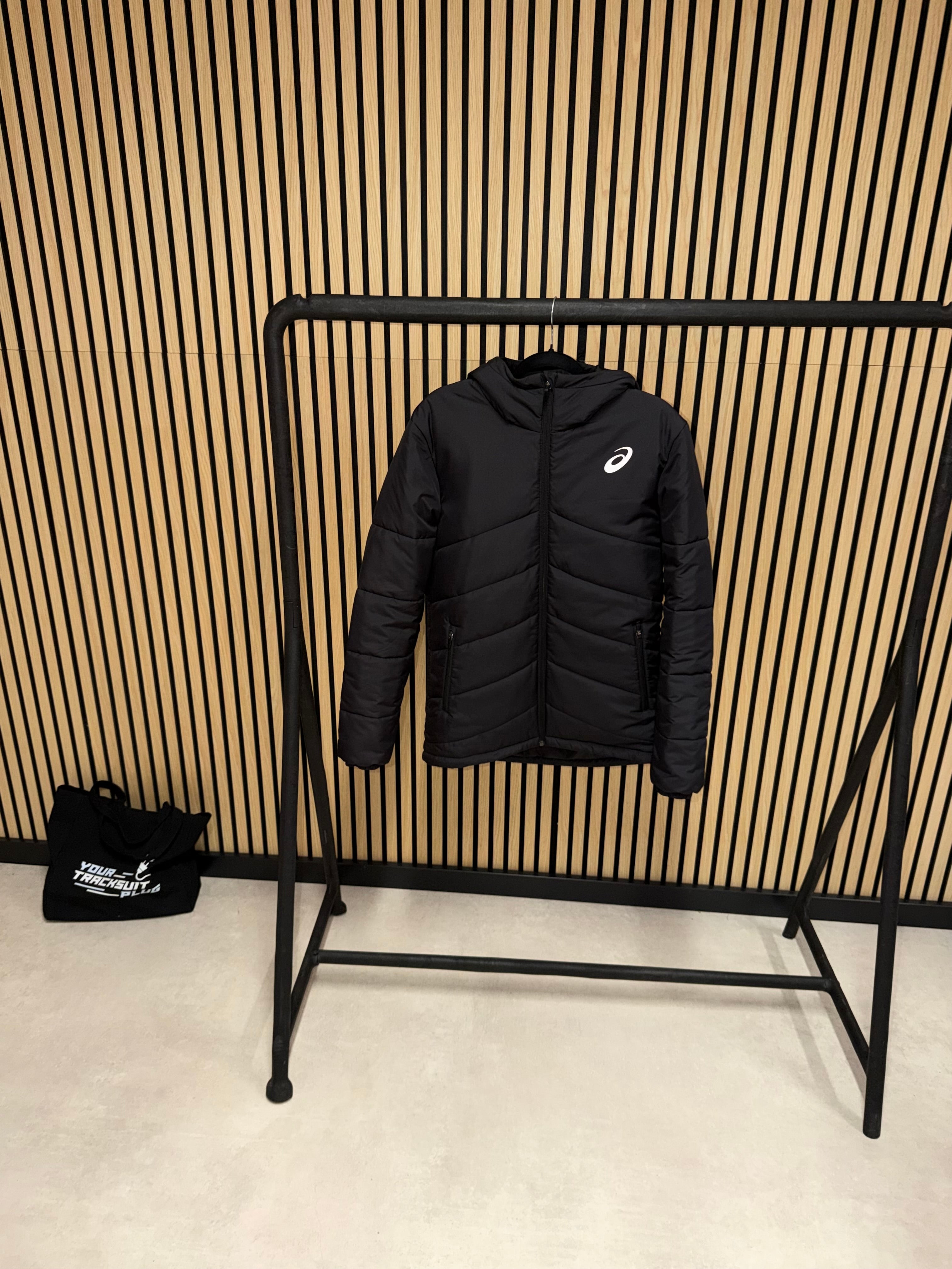 ASICS WINTERJACKET // VERY EXCLUSIVE
