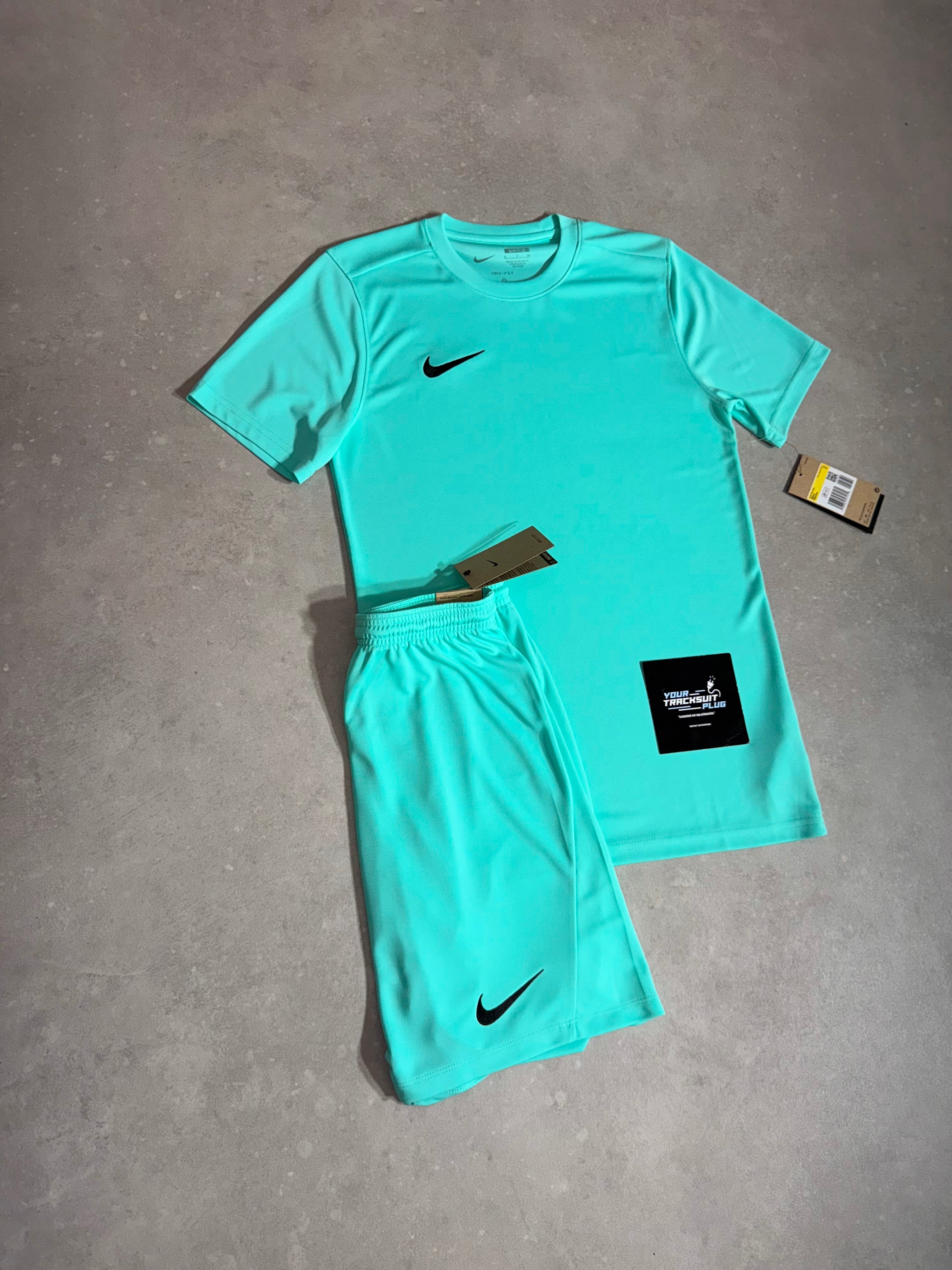 NIKE ZOMER SET // TIFFANY BLUE
