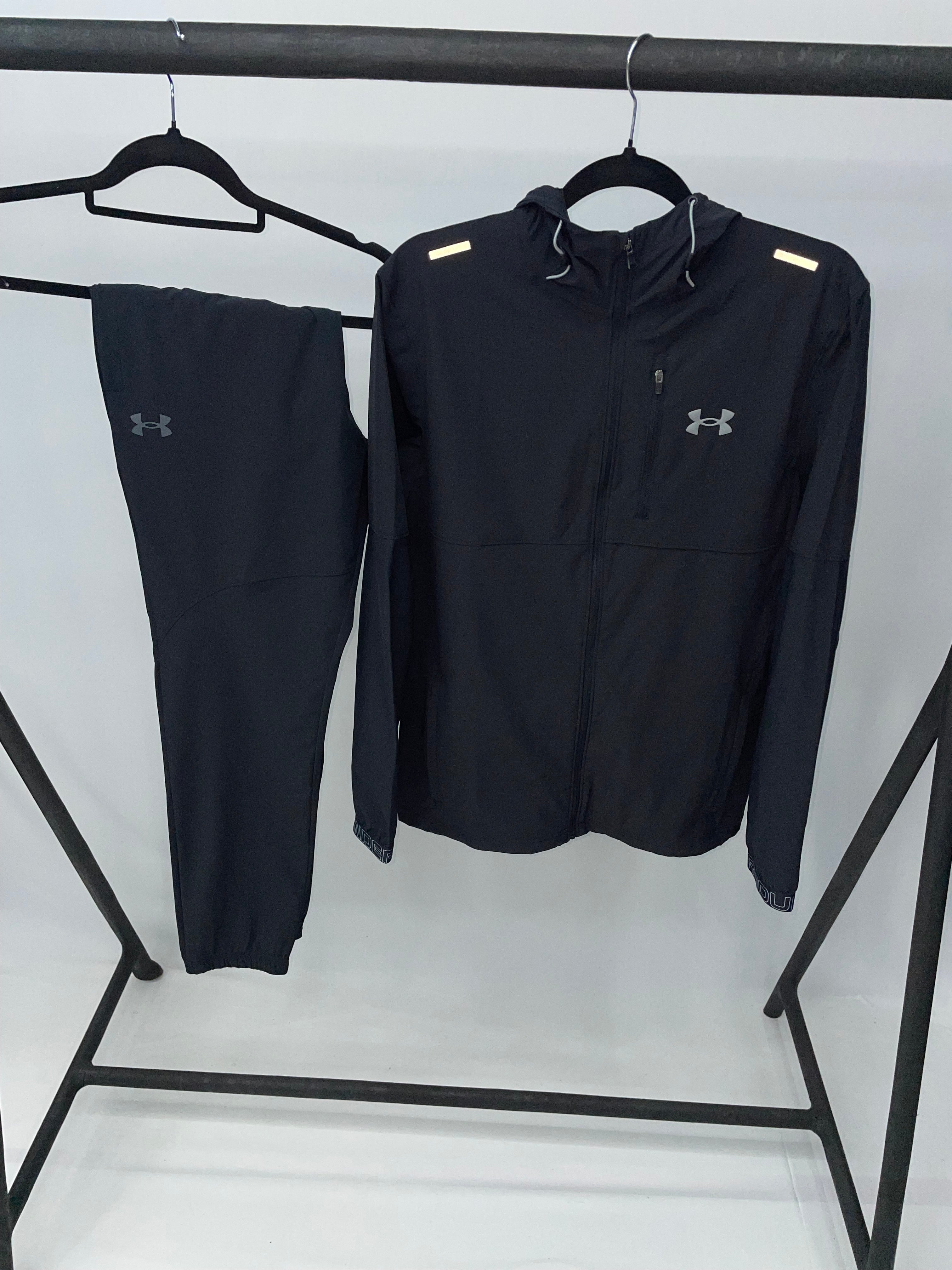 UNDER ARMOUR BLACK TRACKSUIT