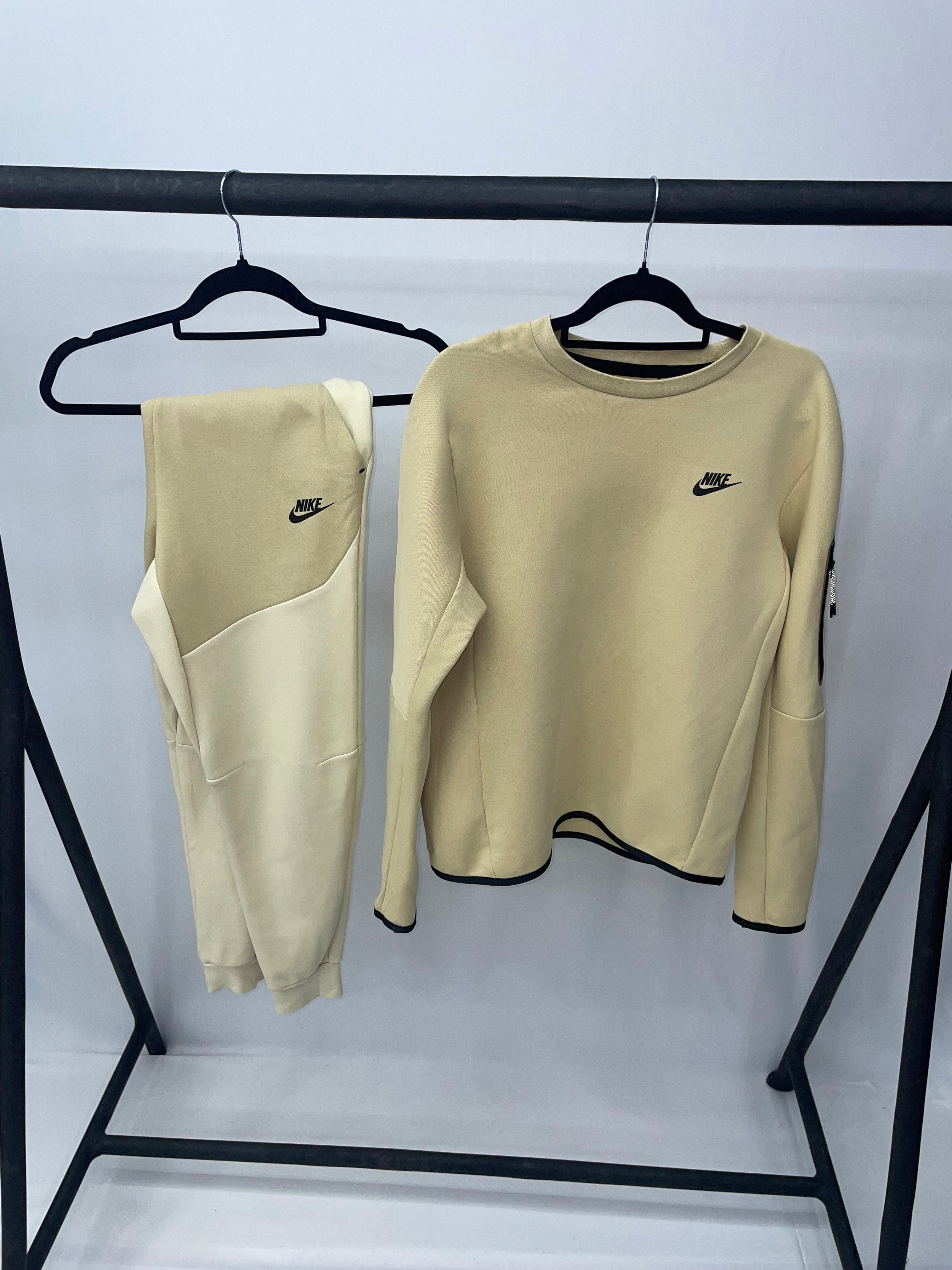 NIKE TECH FLEECE OLD SEASON BEIGE