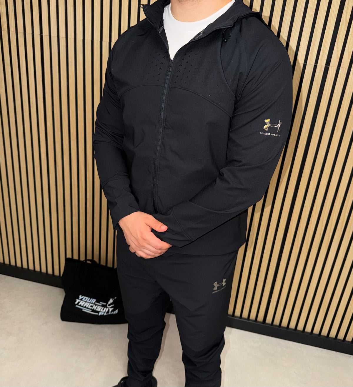 UNDER ARMOUR TRACKSUIT BLACK // THE LATEST