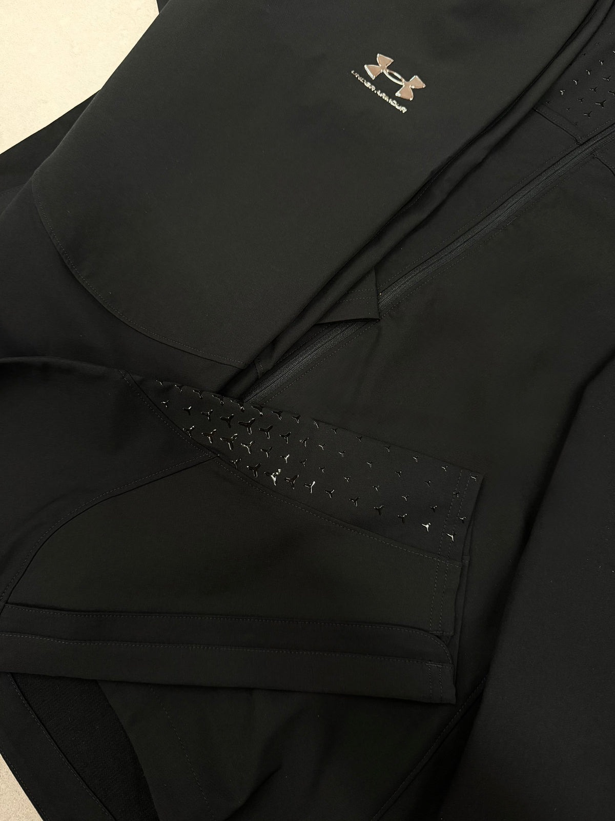UNDER ARMOUR TRACKSUIT BLACK // THE LATEST