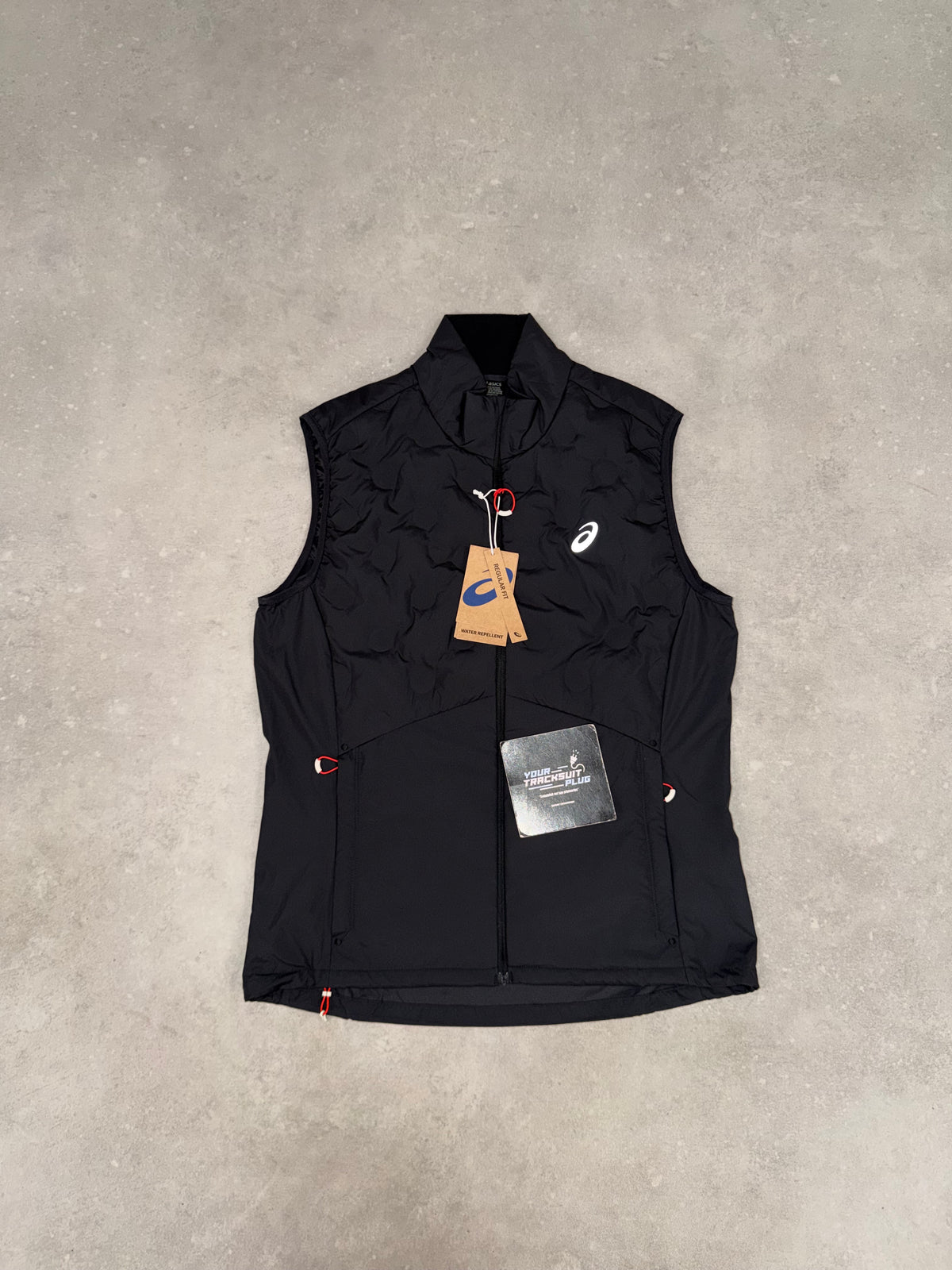 ASICS BODYWARMER BLACK // THE LATEST