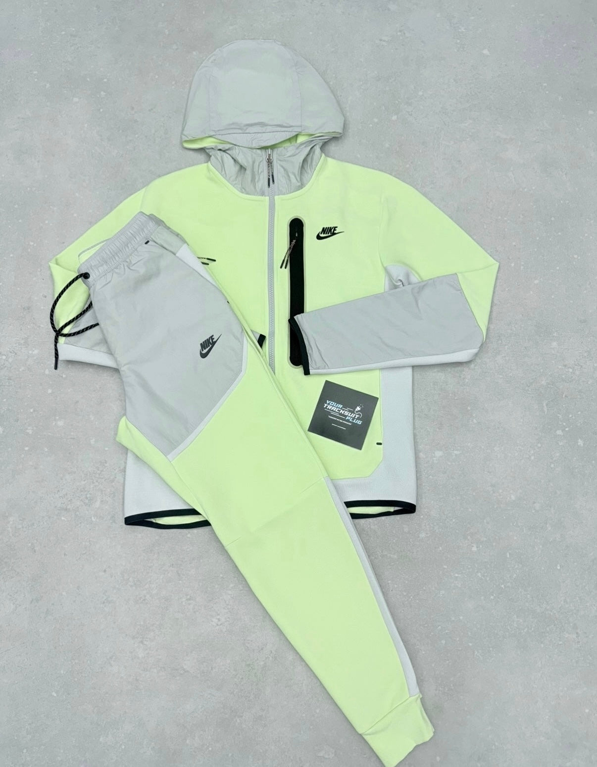 NIKE TECH FLEECE WOVEN YELLOW