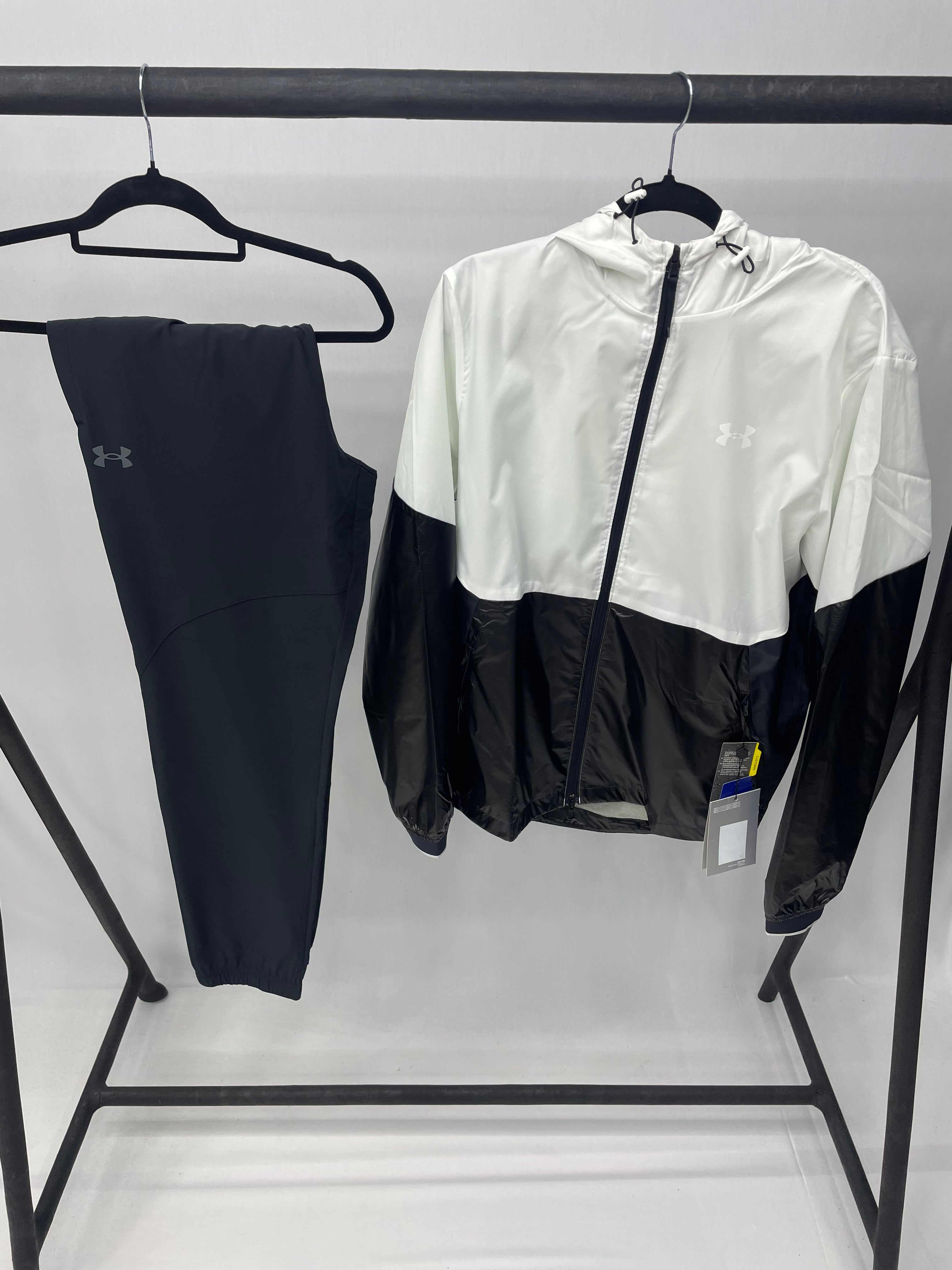 UNDER ARMOUR BLACK AND WHITE TRACKSUIT