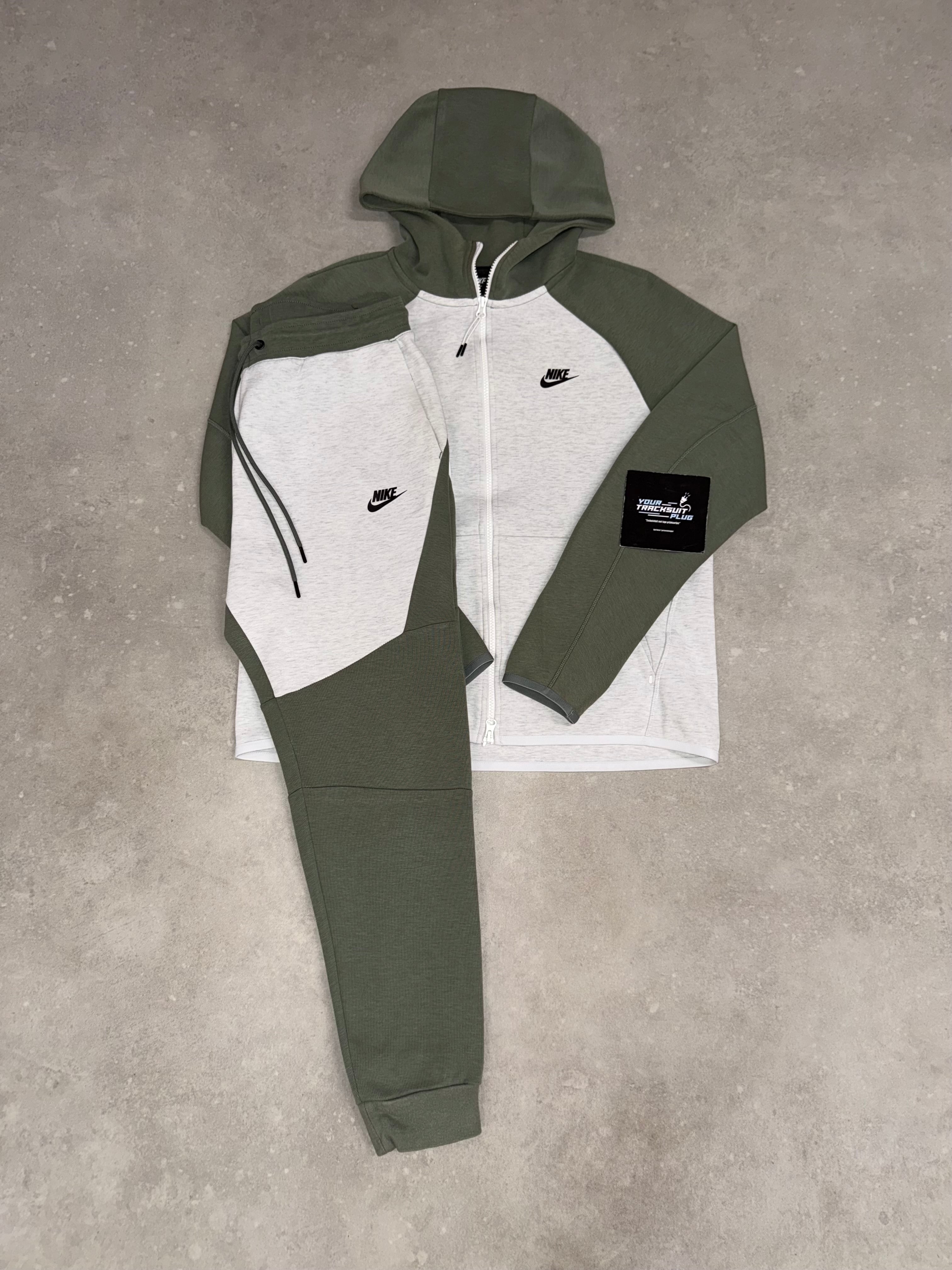 NIKE TECH FLEECE OLD SEASON // VERY EXCLUSIVE