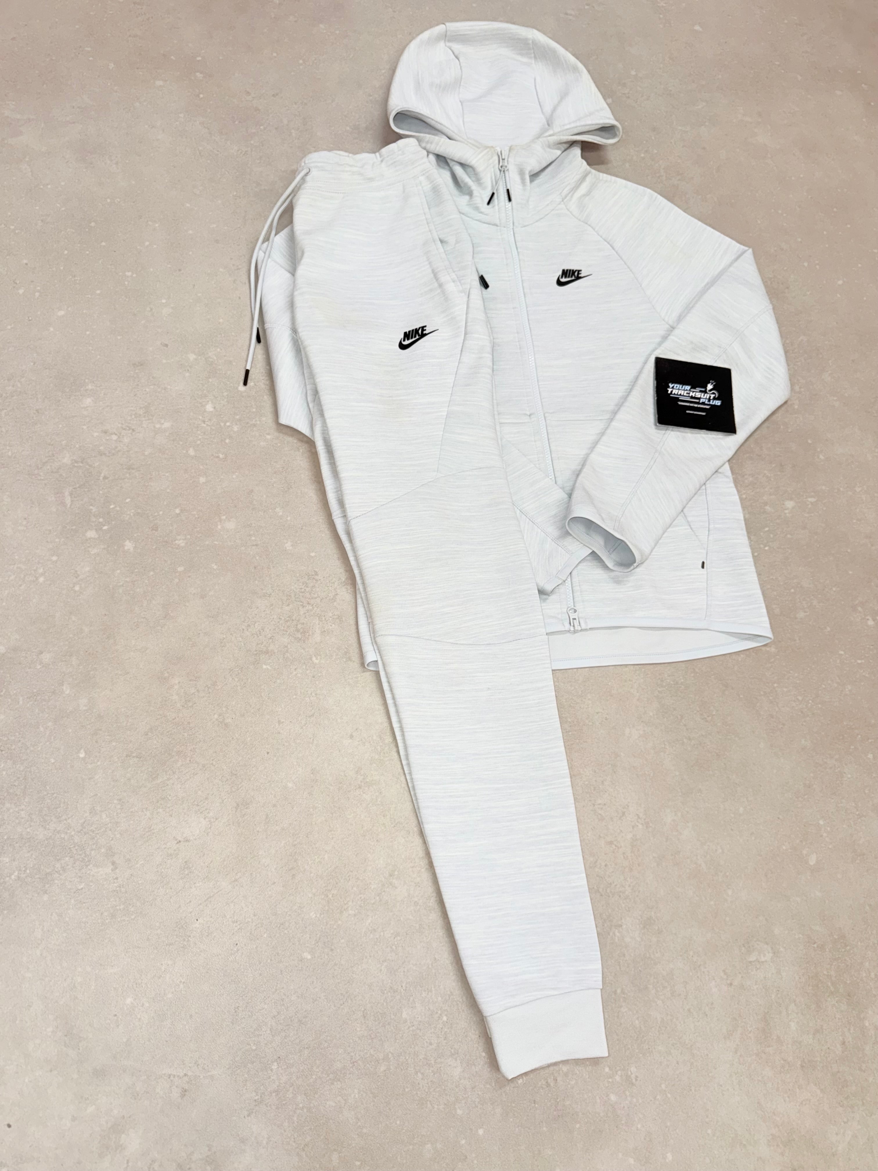 NIKE TECH FLEECE OLD SEASON // VERY EXCLUSIVE