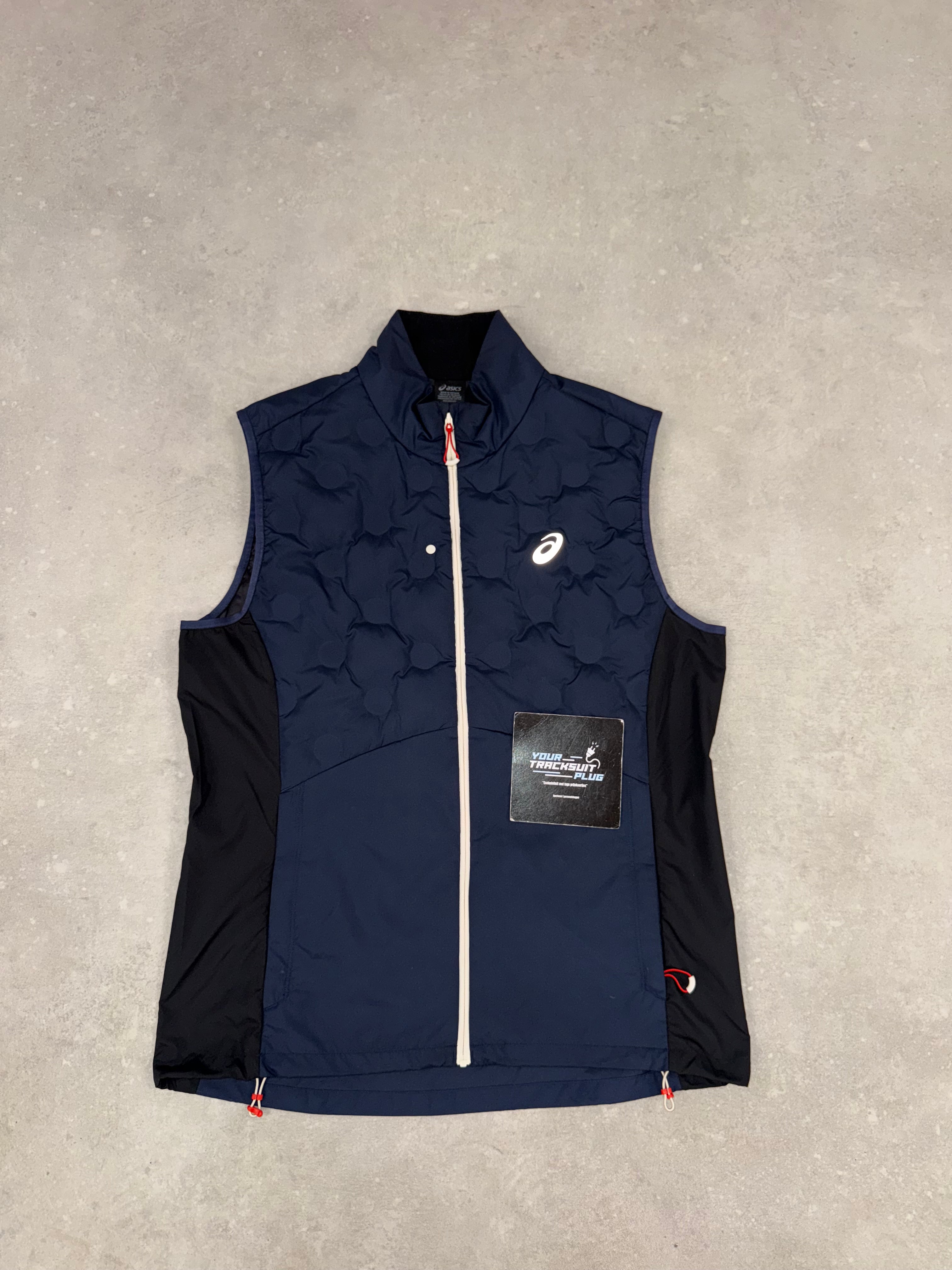 ASICS BODYWARMER BLUE // THE LATEST
